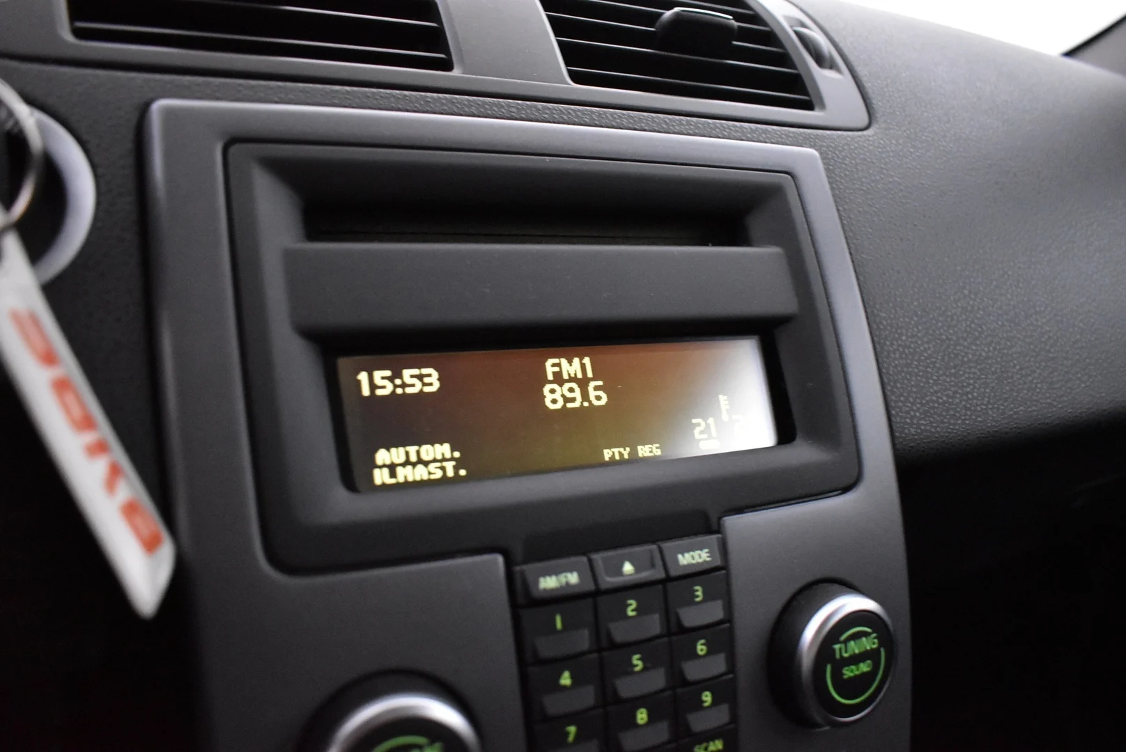Car Image - 7qenD914WhsrOvBKGafHUM