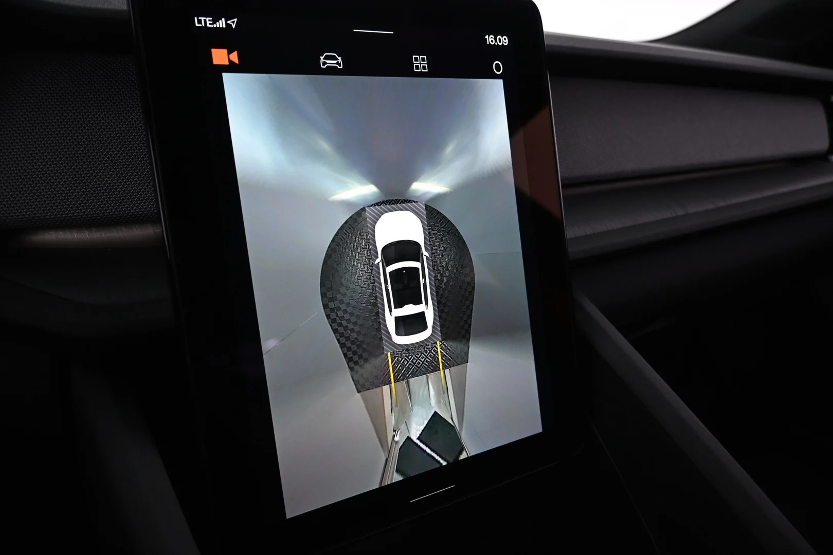 Car Image - 6muBTEG3iq3HfkgF1Zt9lI