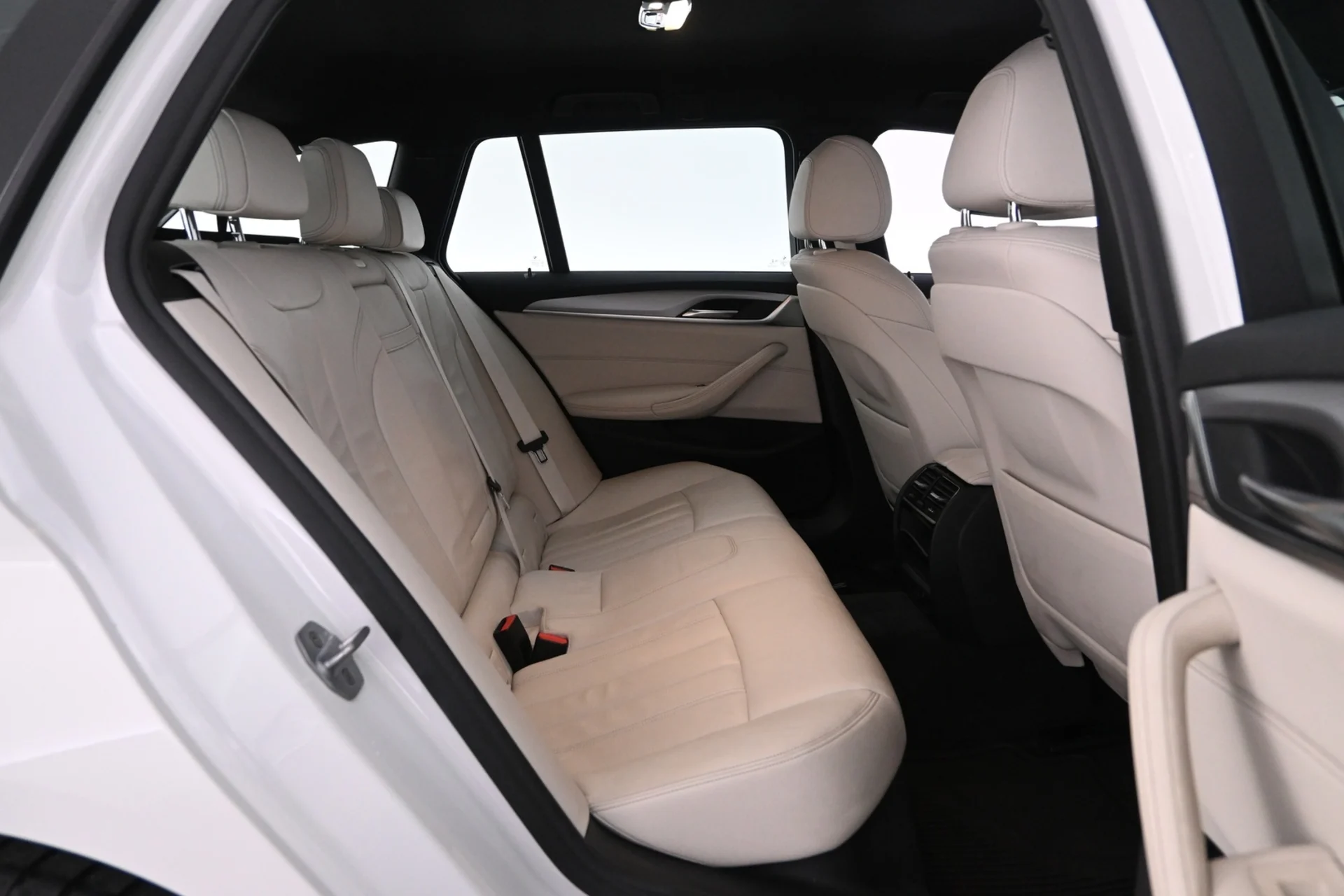 Car Image - 1ZqGQz1ZgxuVVE23QvaZf2