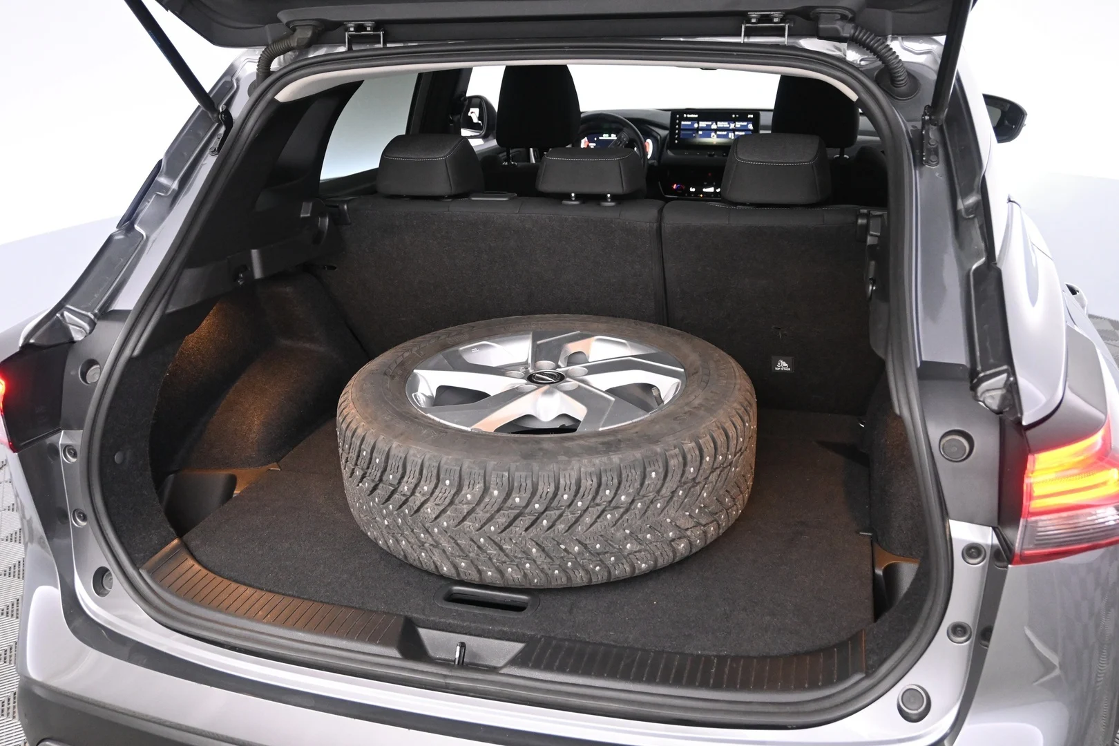 Car Image - 4ualkm8rGXzCbcAxey00tt