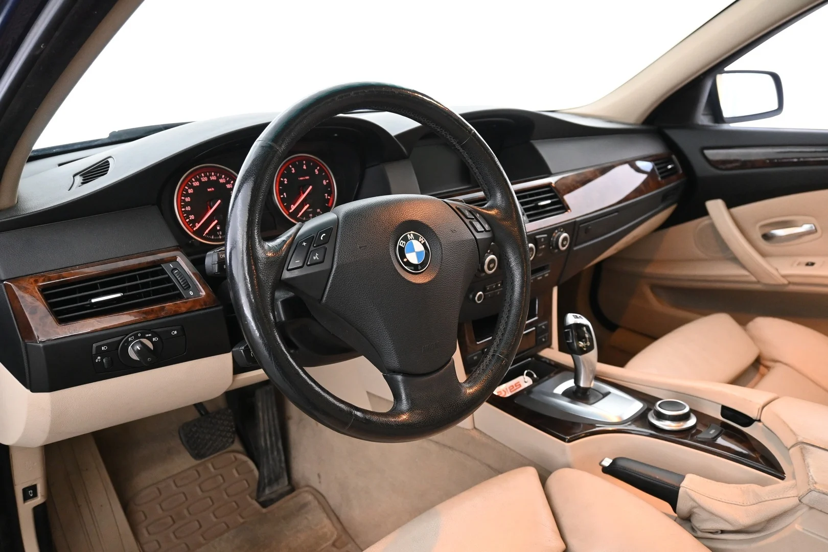 Car Image - 3yIHUPS0ZoDSvc0U2hBstx