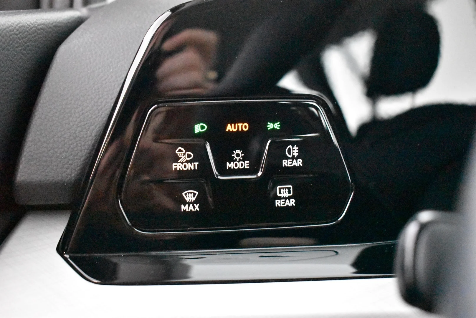 Car Image - fbnp2ioPQaIVCewCQe9zv