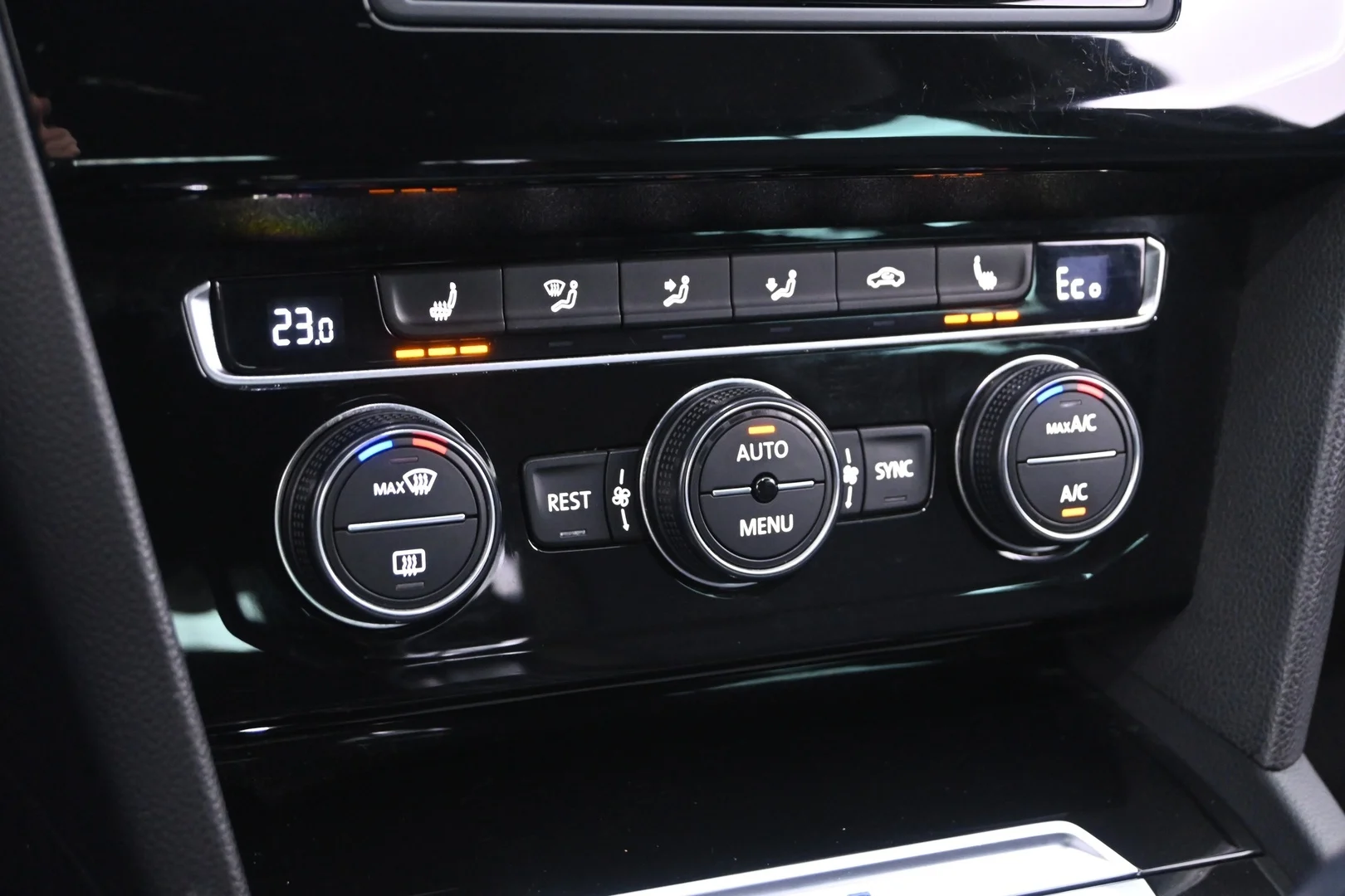 Car Image - 69h6LhKB4OSAn21xlporLx