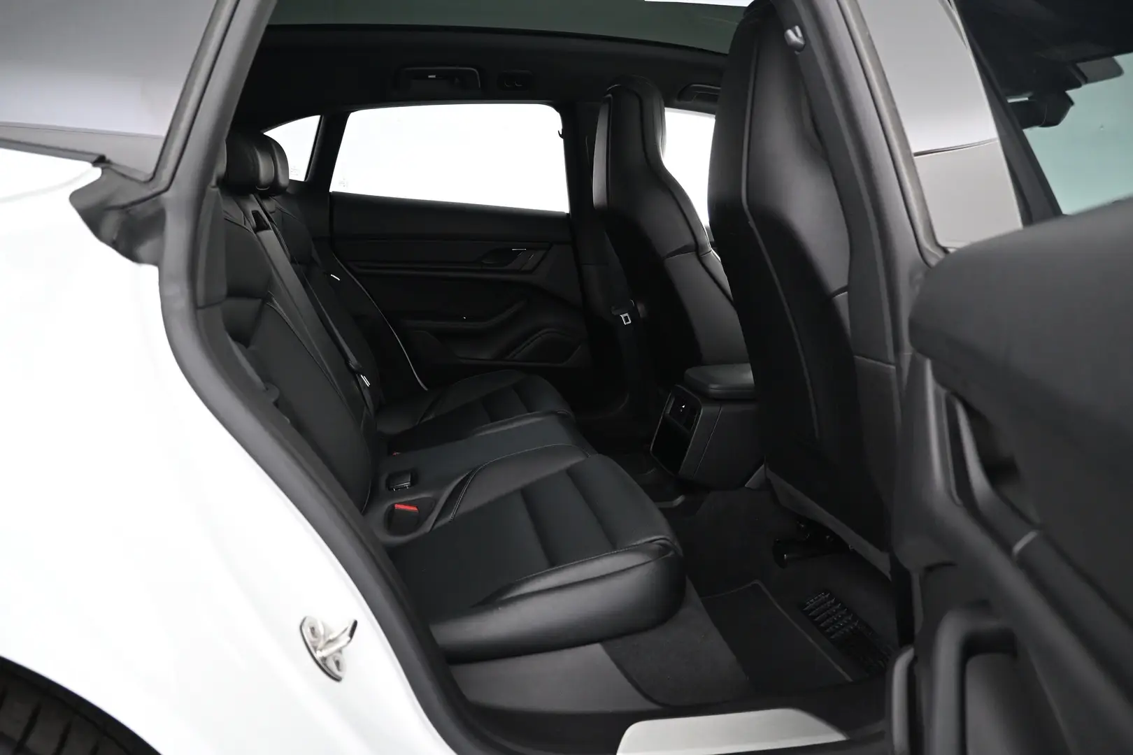 Car Image - 01tQzUgSSCoUfgx2gmYFsS