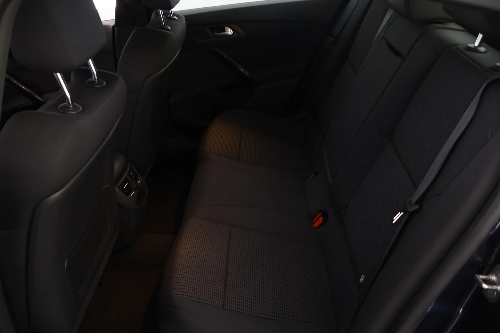 Car Image - 5KiazD3srL9xZent1RmI5V