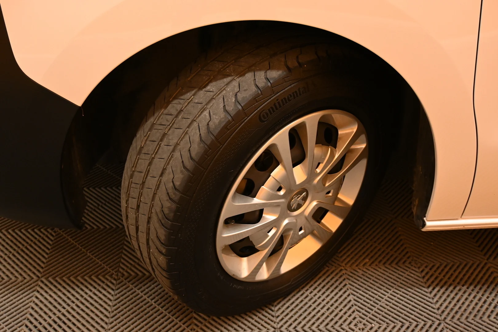 Car Image - 41THfo39spJPF8kKuFyWDr