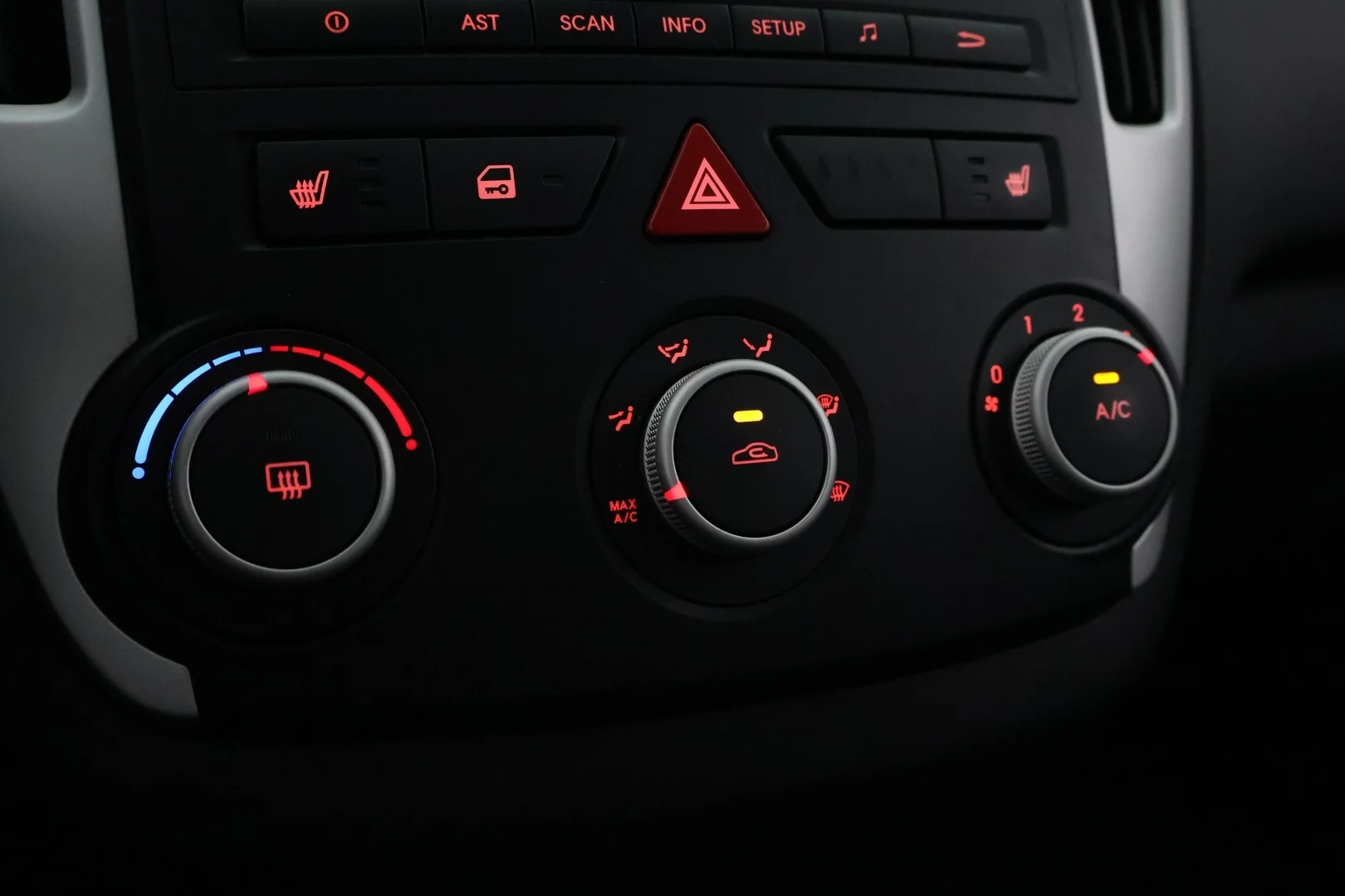 Car Image - 2J4d8lELZW06rYjNj1qARk