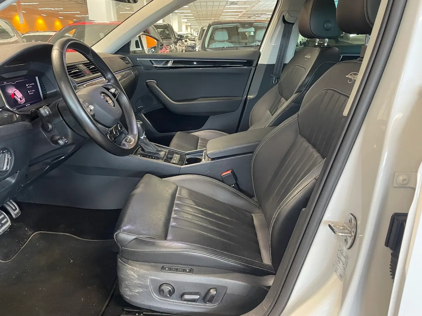 Car Image - yfTDe0N9uUXBWjnXvhpyj