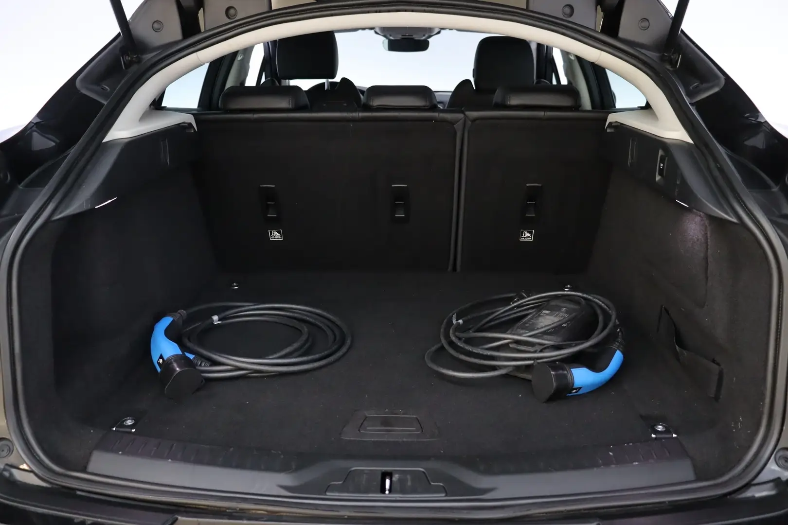 Car Image - 7CxCasGOnmChsGmOVMVRMo