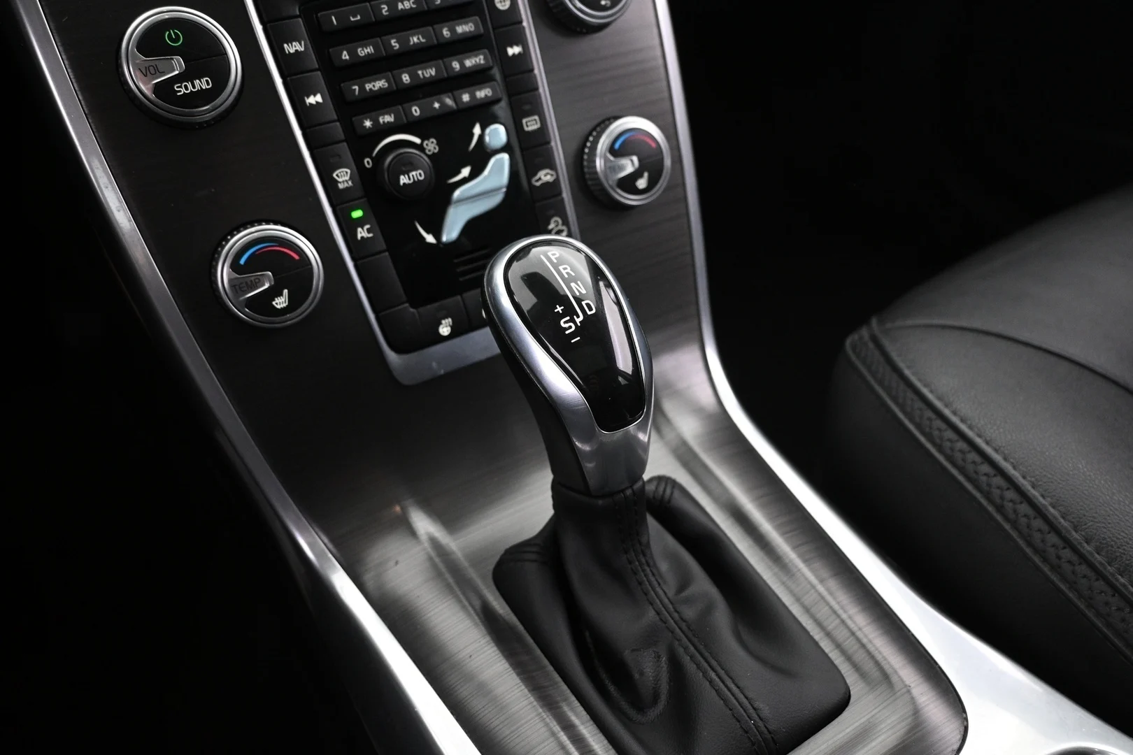 Car Image - 1nSuv9h44EyVXNWCzedXk4