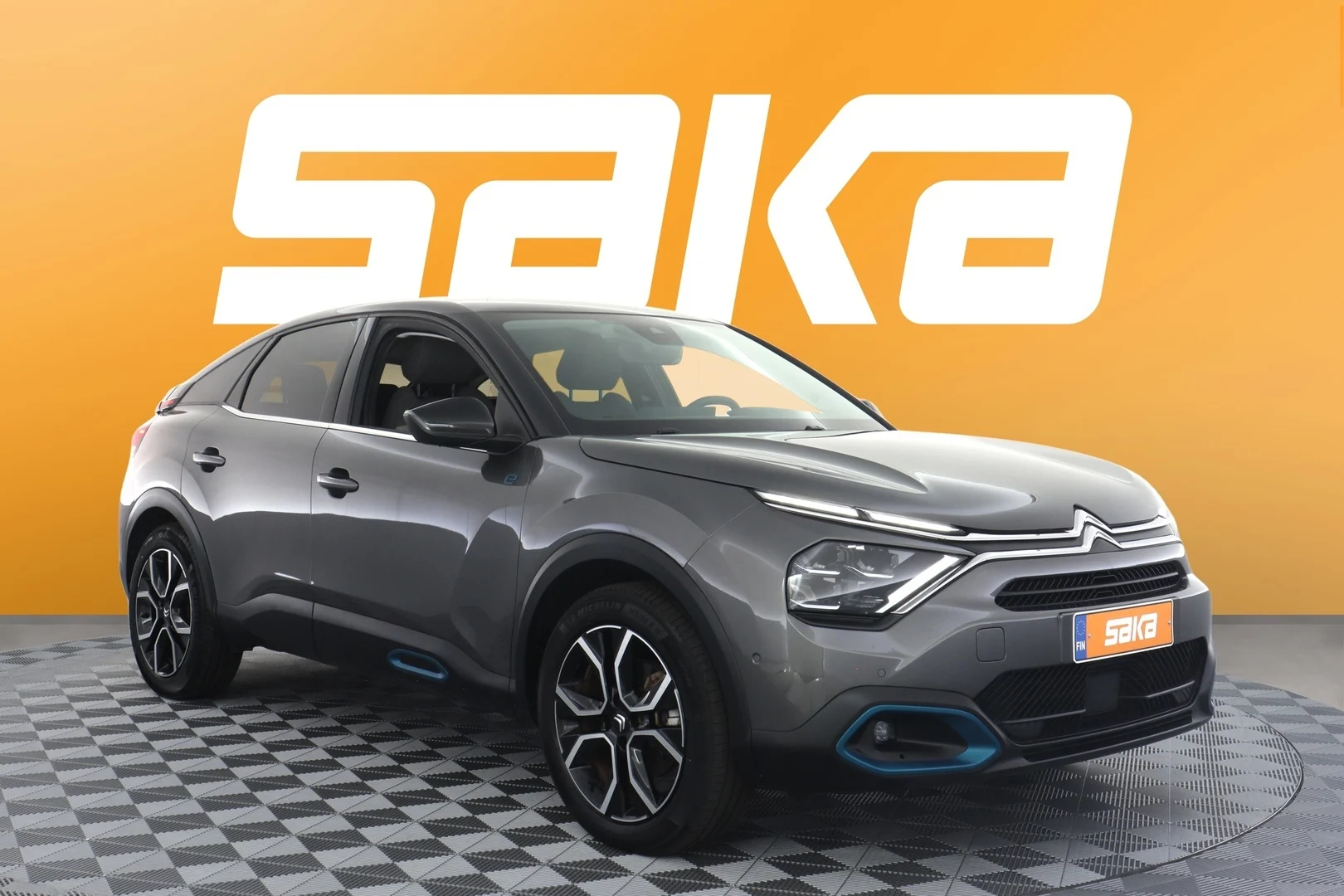 Car Image - aeY7CbHuvW5eIdAoPk4wr