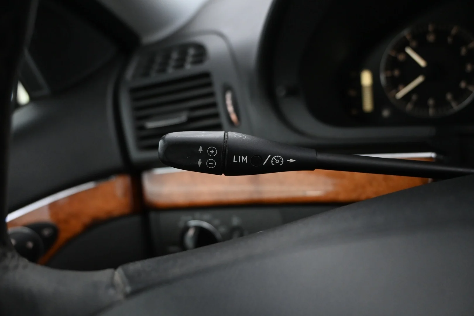 Car Image - 1tC4fkeS1yTSakf7eckrgC