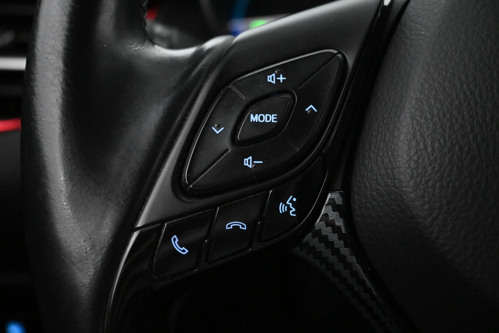 Car Image - 6u5OeqXuWomeM6A2e4Kpwl