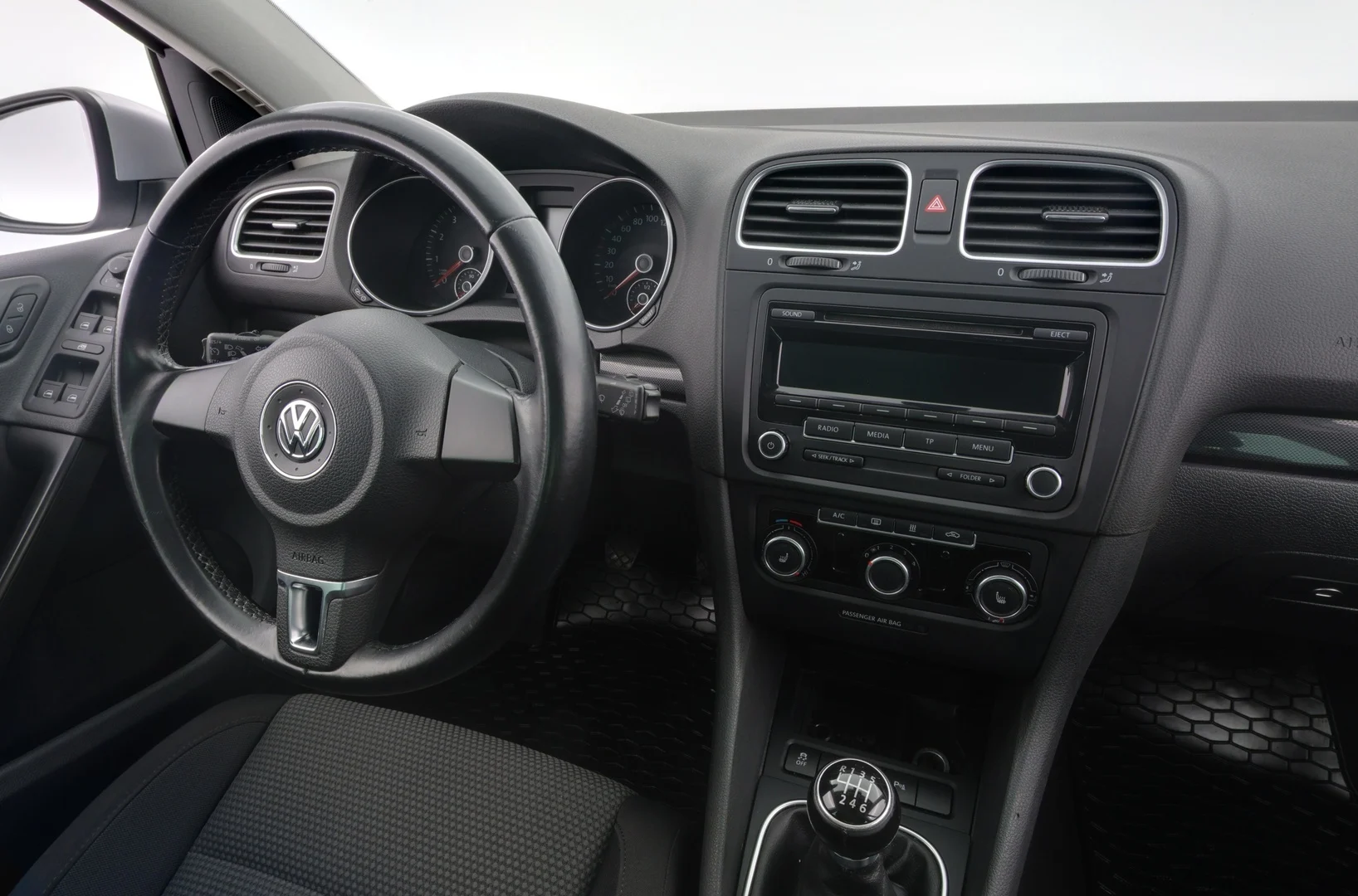 Car Image - 2usgDPVwMakDzvrrjnN9Lb