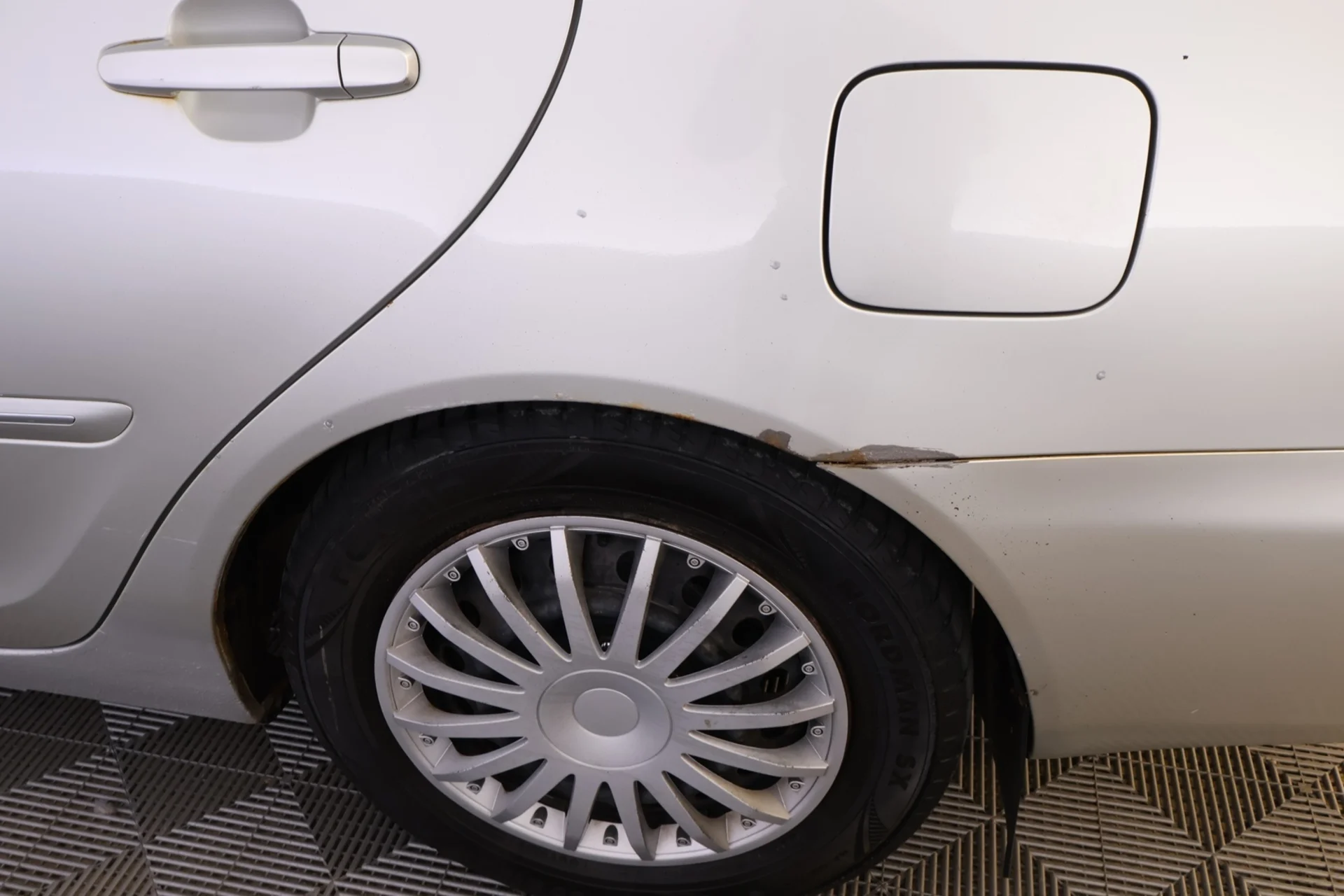 Car Image - 3rfJ7HW2PKmB9lzoXJnuSM