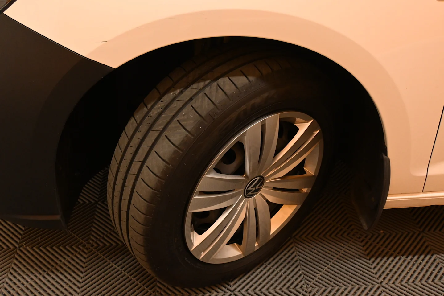 Car Image - 1w8biTRIpQld4uKScUW8Fl