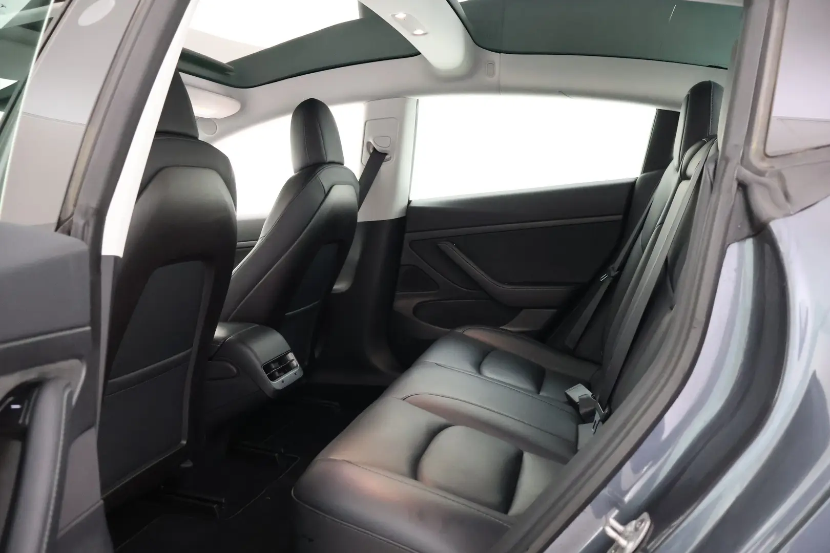 Car Image - 1I77iVXGdCz1ObcgYj6a6Z
