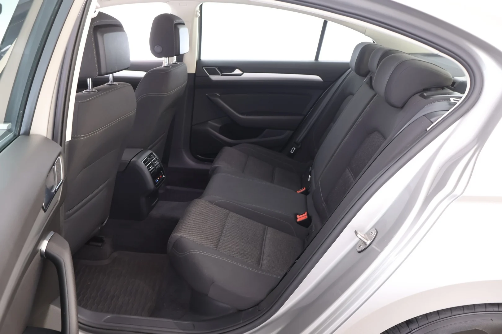 Car Image - 4qsQUqRWaJlPvGk8mvbOy5