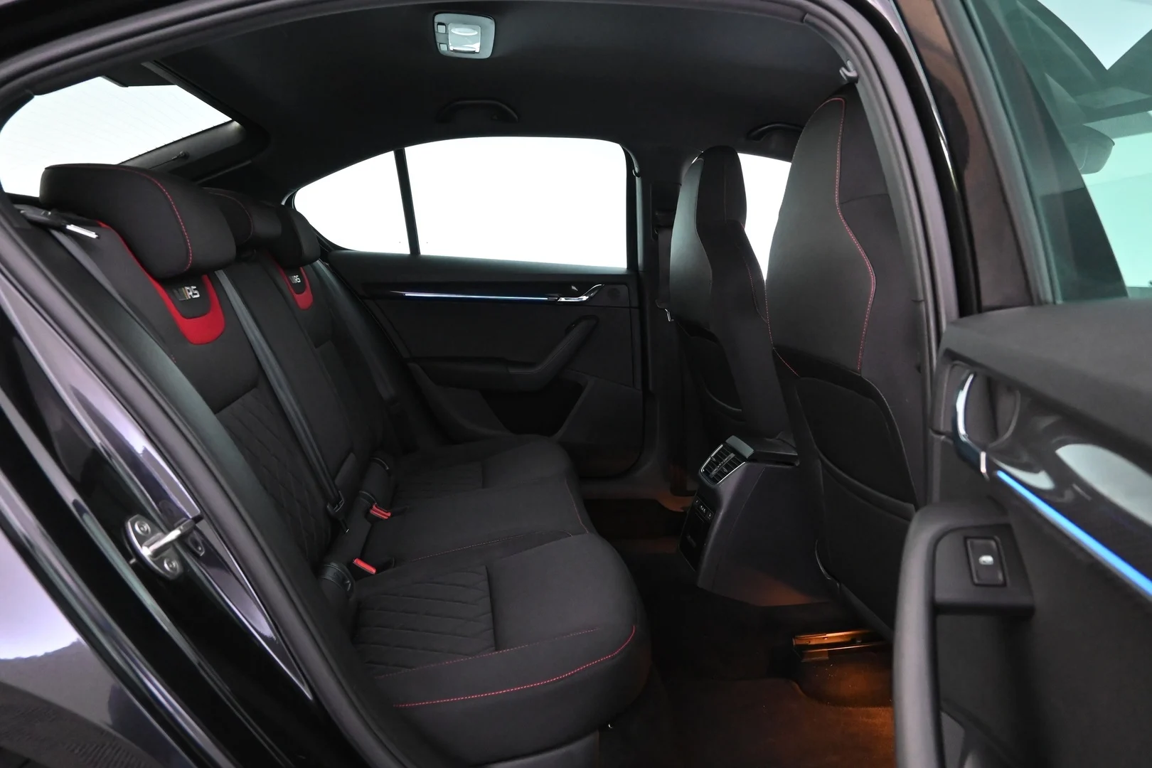 Car Image - 3MGzJsvGlkVOrc7hf8gCWB
