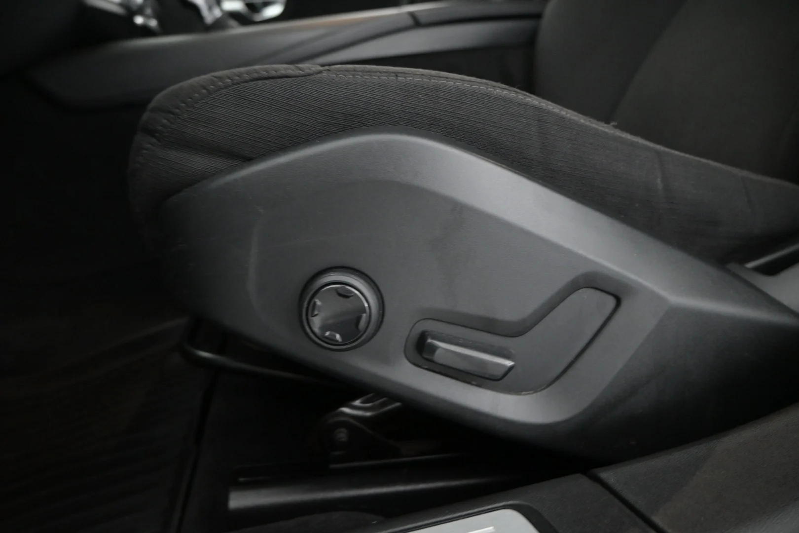 Car Image - 1p98OeDyurrh2rqv1eq84L
