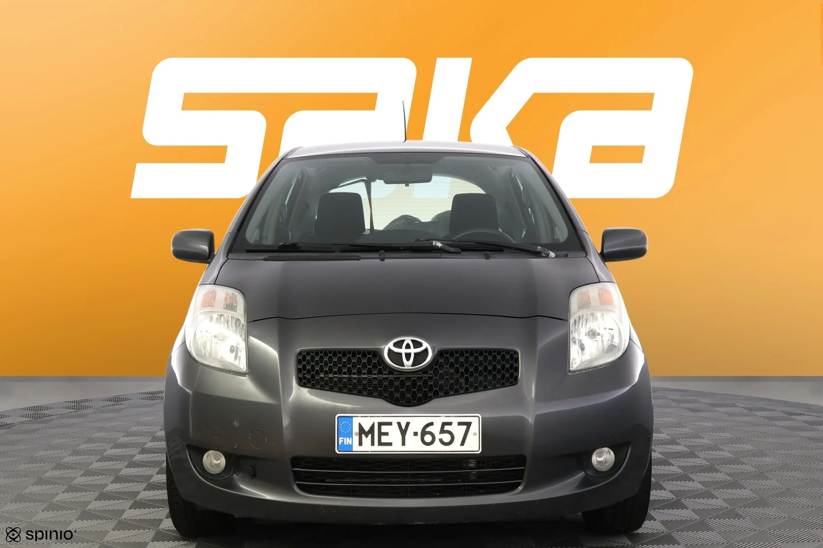 Car Image - 01HWWn6xYUt7cYNBoKXdXM