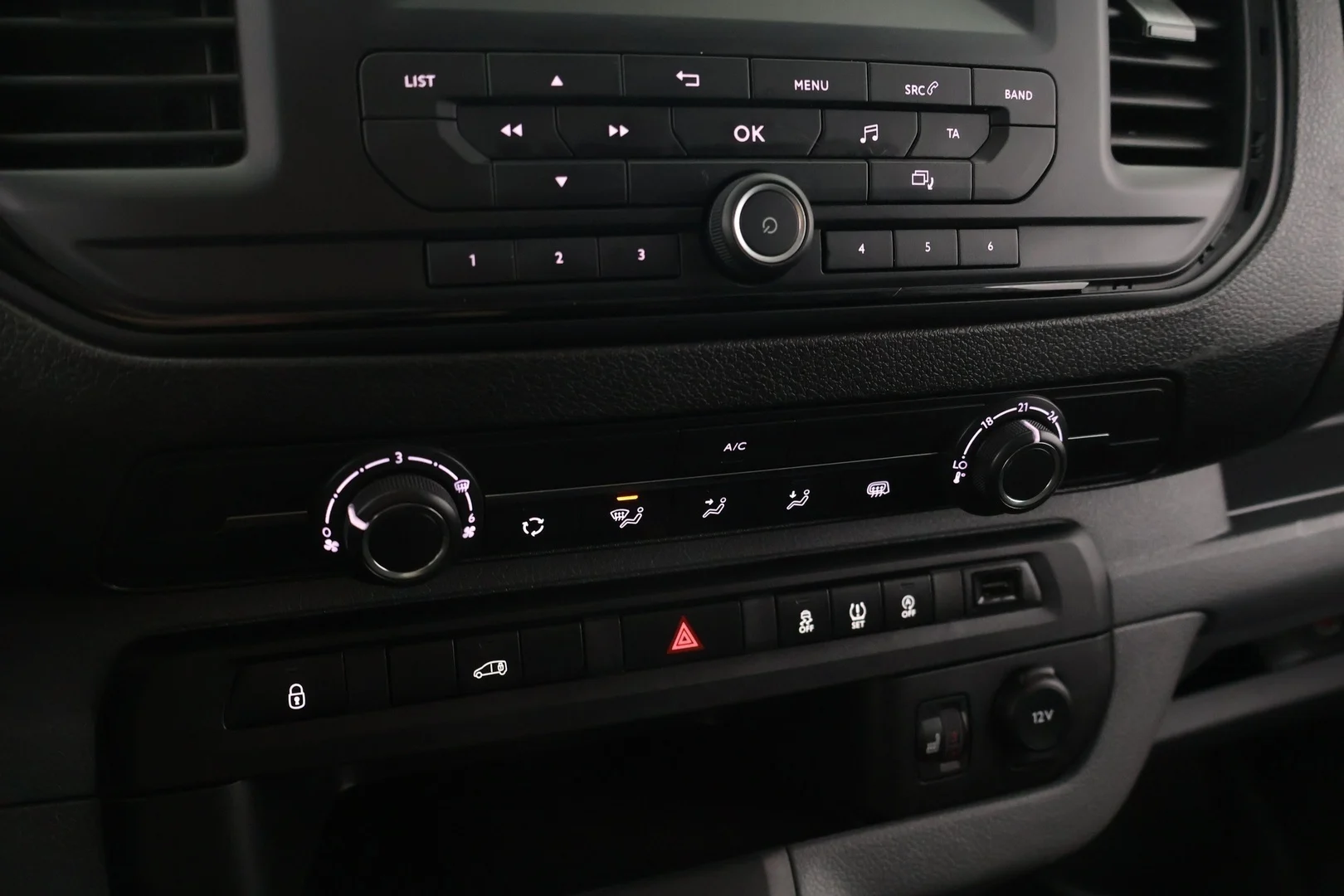 Car Image - 1sp0LAvWwO3MapioQDICbV