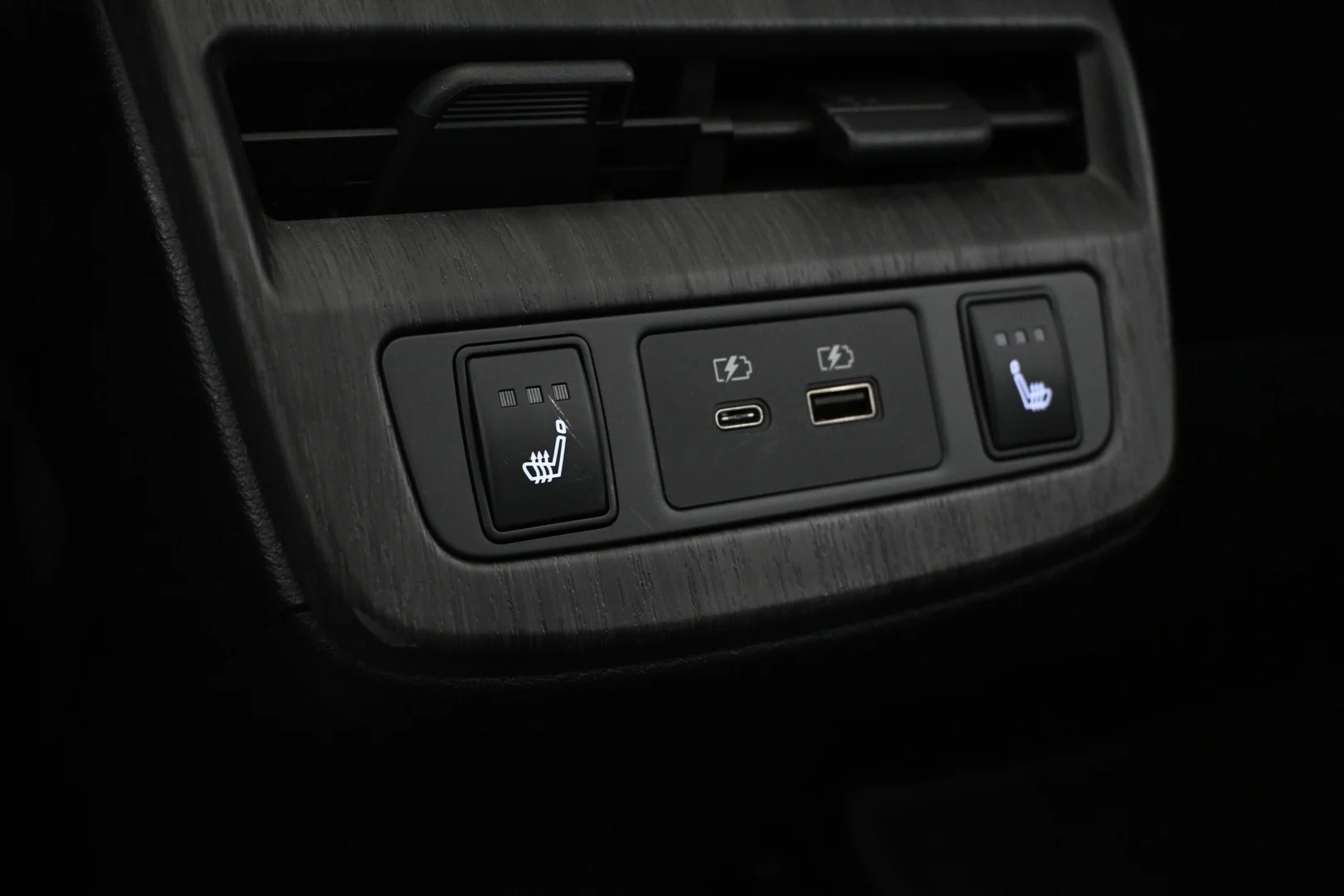 Car Image - DSB2fdyT2BrxXEZvxQY7N
