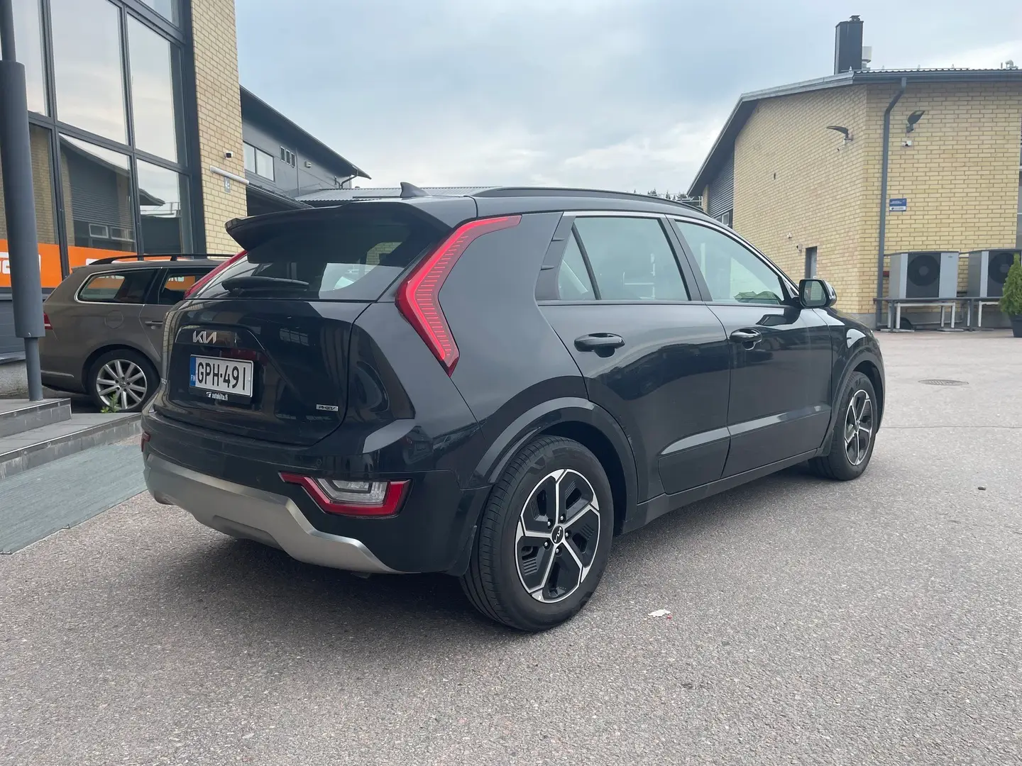 Car Image - 2QgLjPWQxruaf6wF6aLM5o