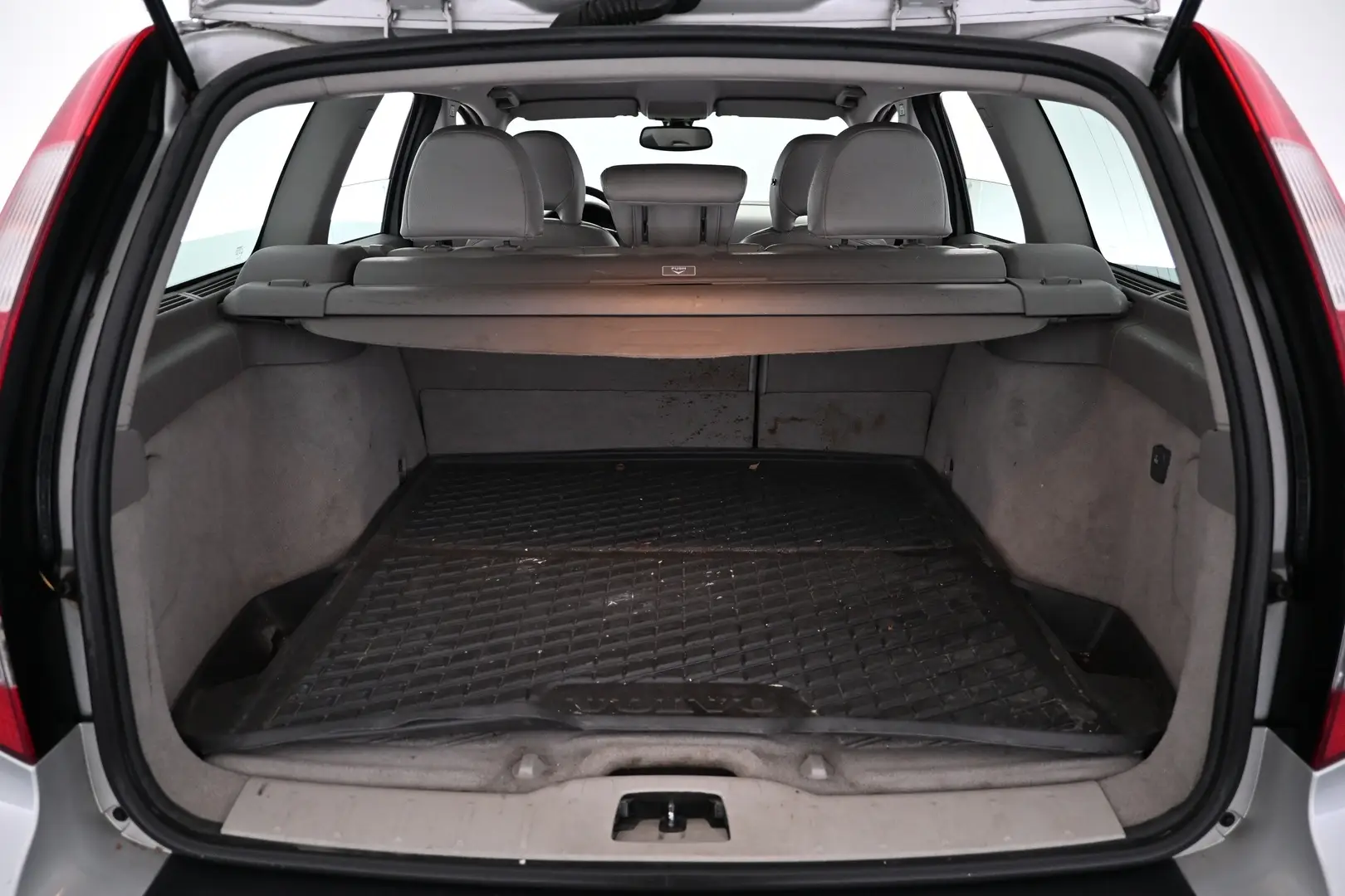 Car Image - 74ZtFqgHEAoKGPhB5L1fy6