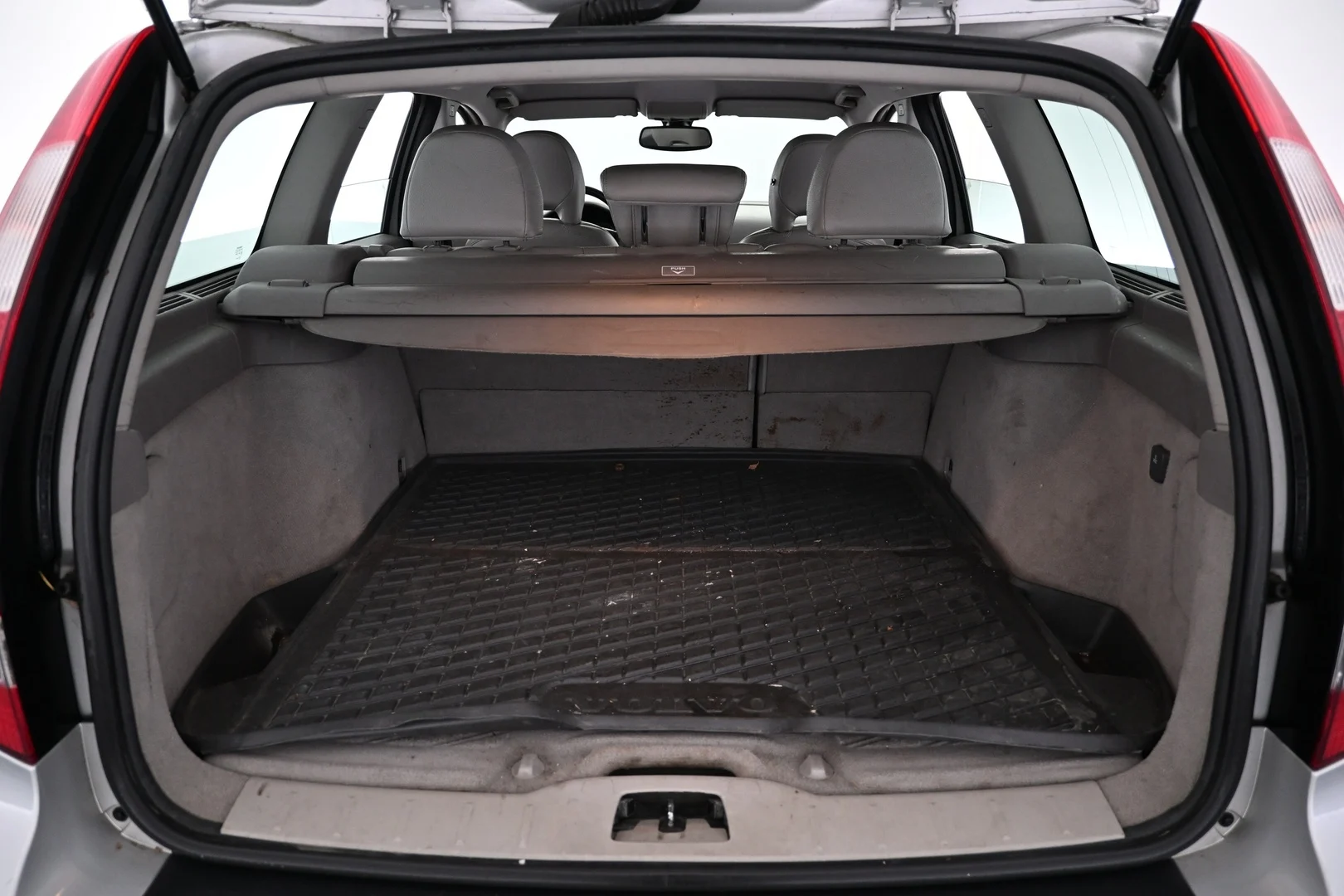 Car Image - 74ZtFqgHEAoKGPhB5L1fy6