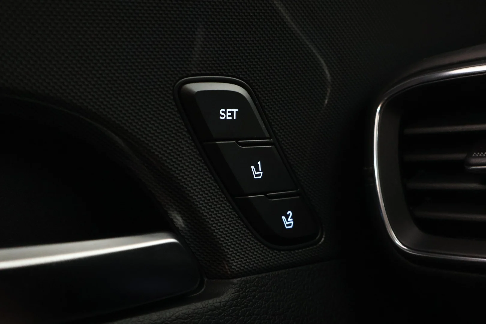 Car Image - 4mKfqeOo5eDGScJ7aHFII1