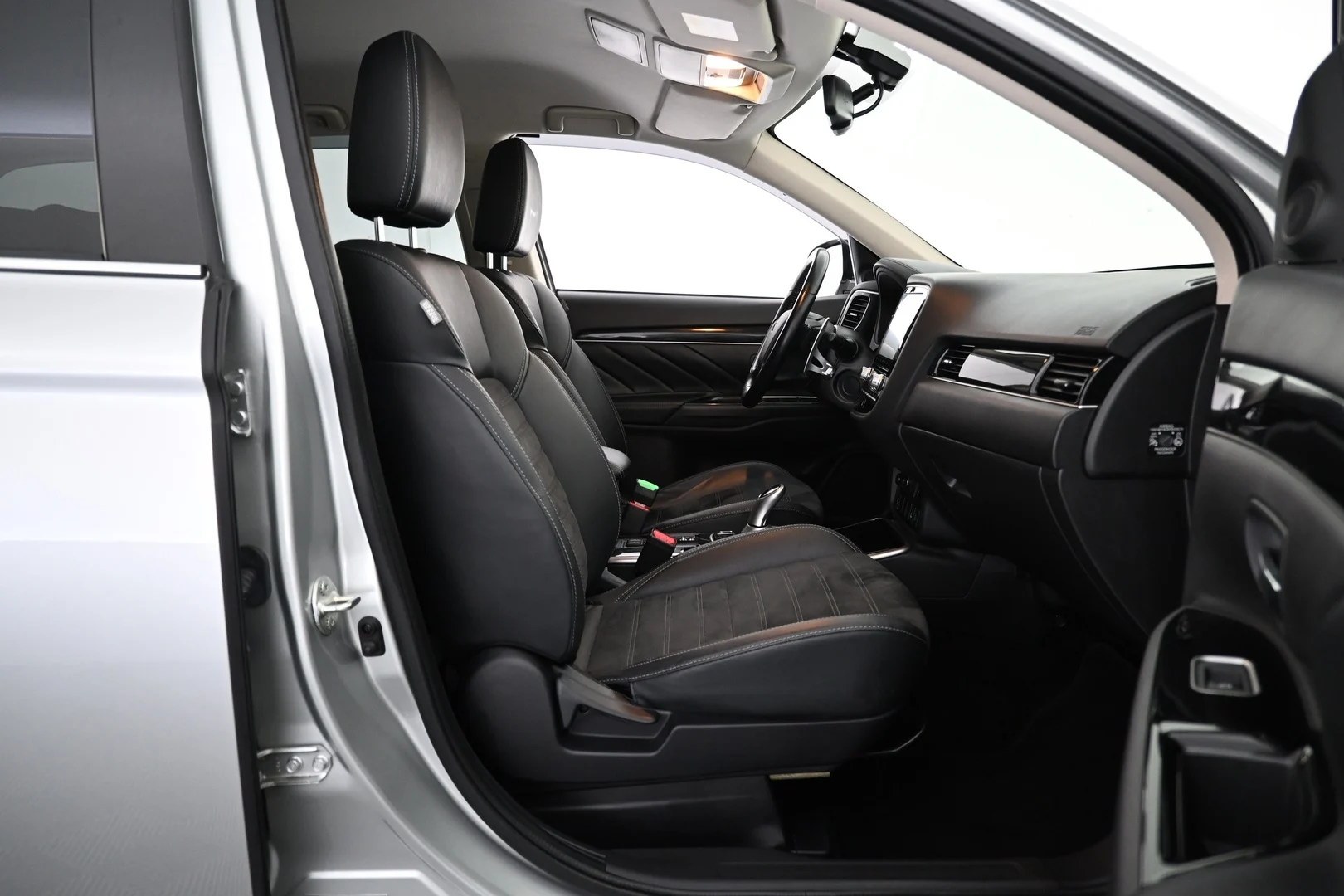 Car Image - 32l5TKtUWh41XH29RH9ukW
