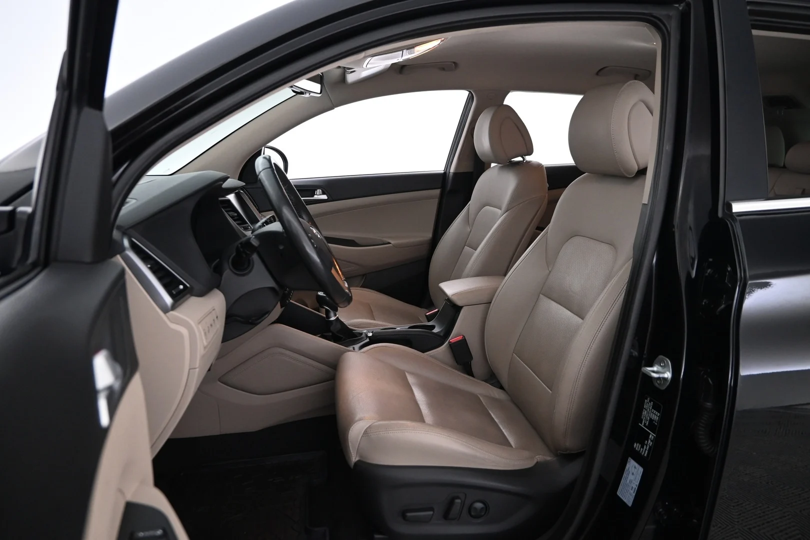 Car Image - 4T3HzvFyVanbmTNdp4zZKv