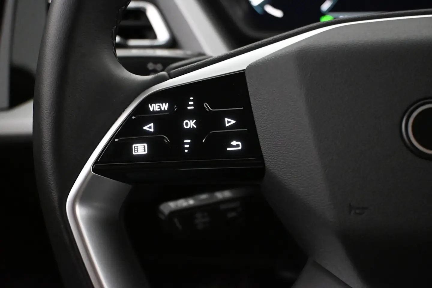 Car Image - 5iIr8Q8vVMpFYKxPg120iD