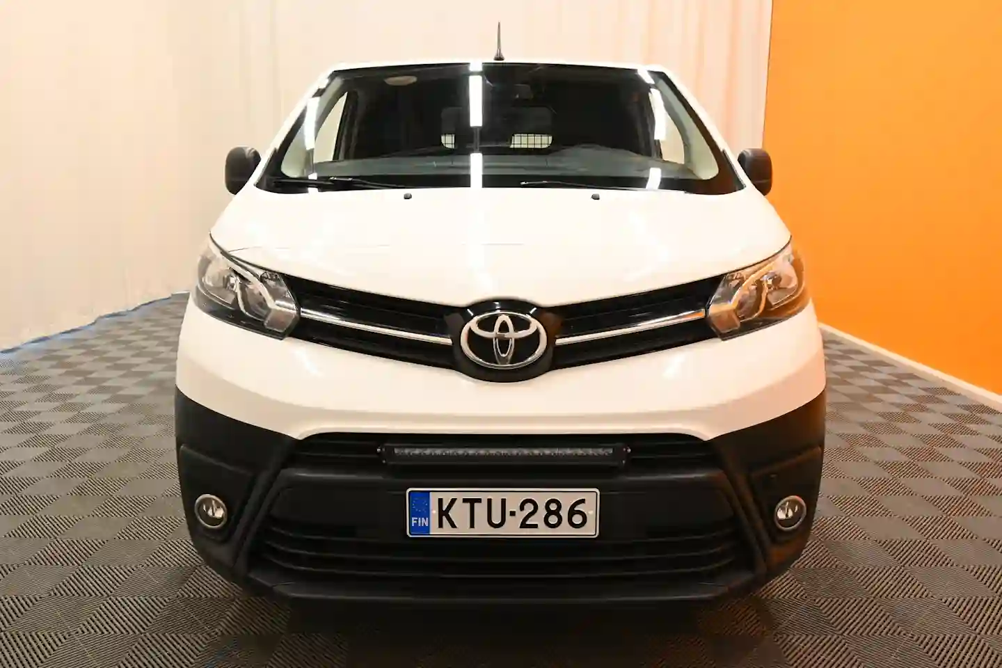 Car Image - 2oPVfkl1KgJVgvKasjnYLD