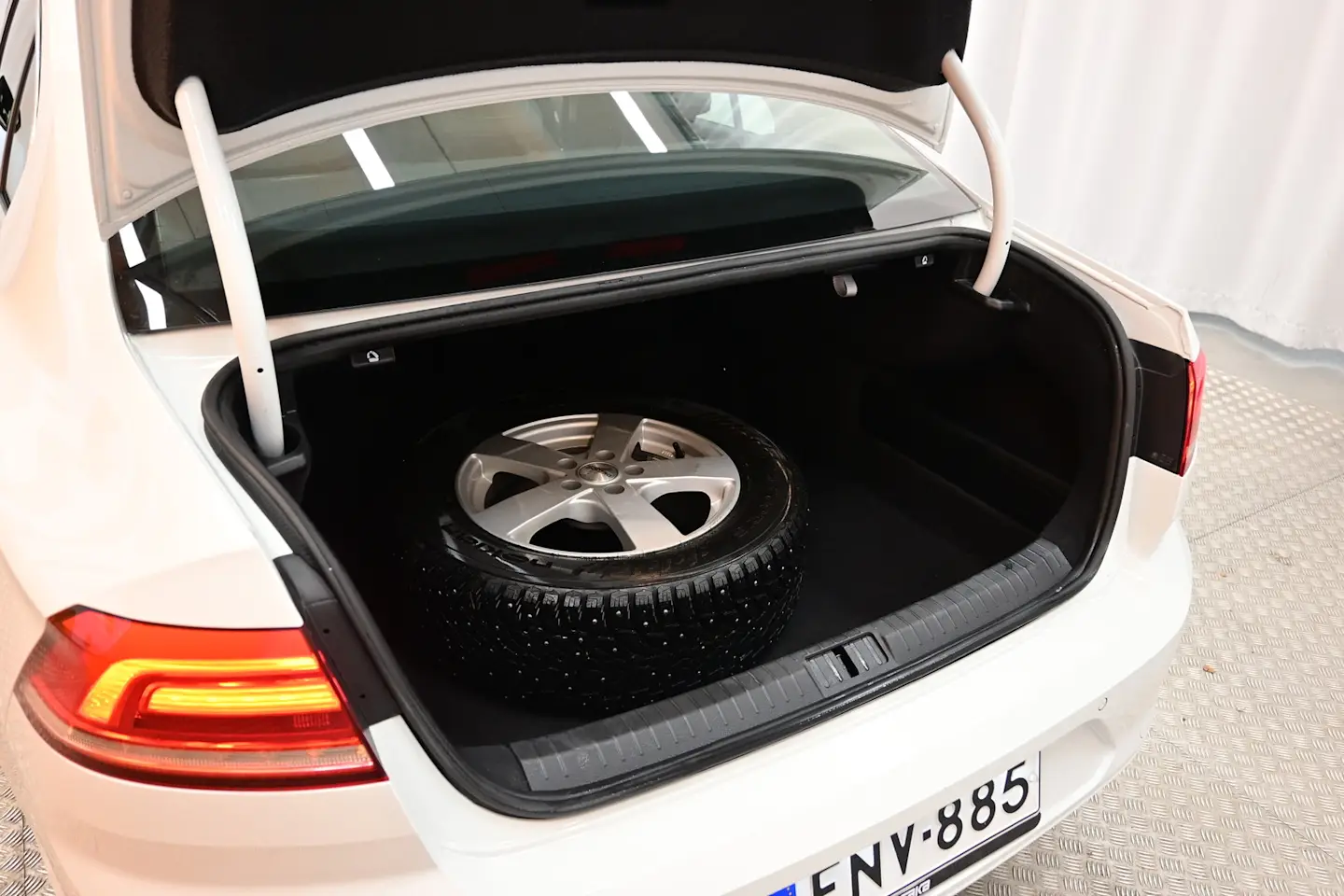 Car Image - 1WRe81Snju16JBDx9x4H1F
