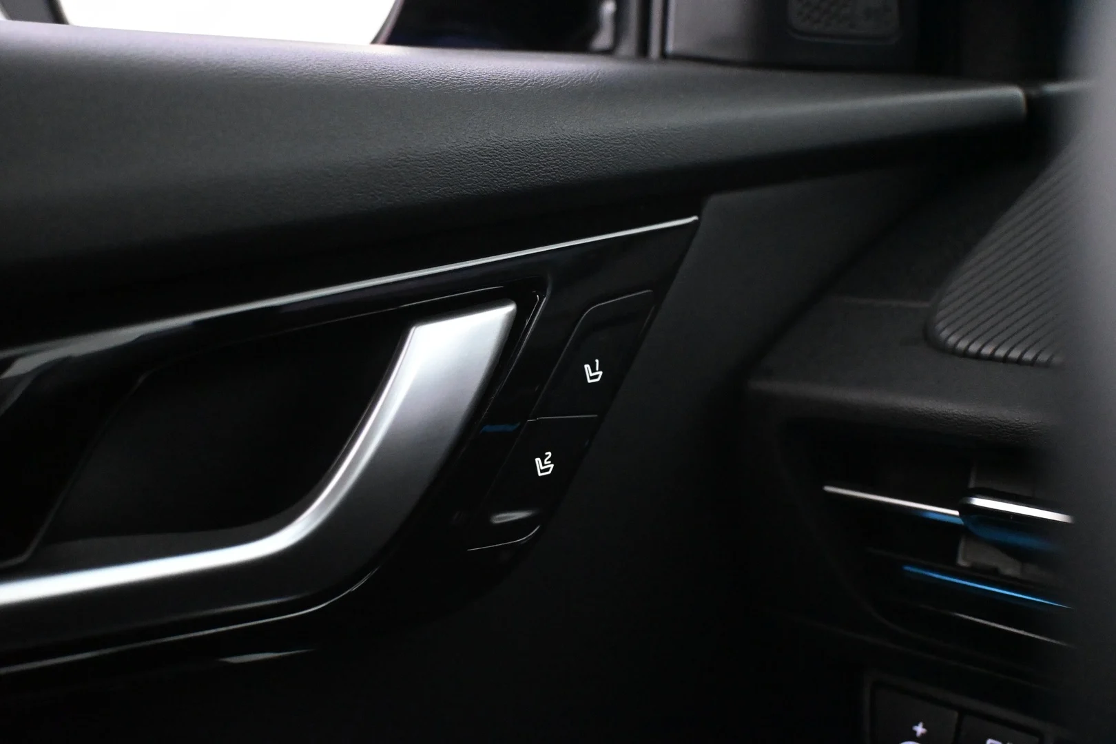 Car Image - L9WmIrGBkvhgJWgsVeCSN