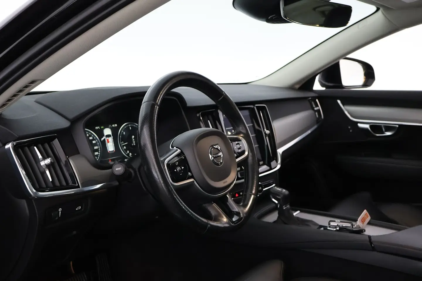 Car Image - 73Q5M2wTCcbRbEvpNTaK4W