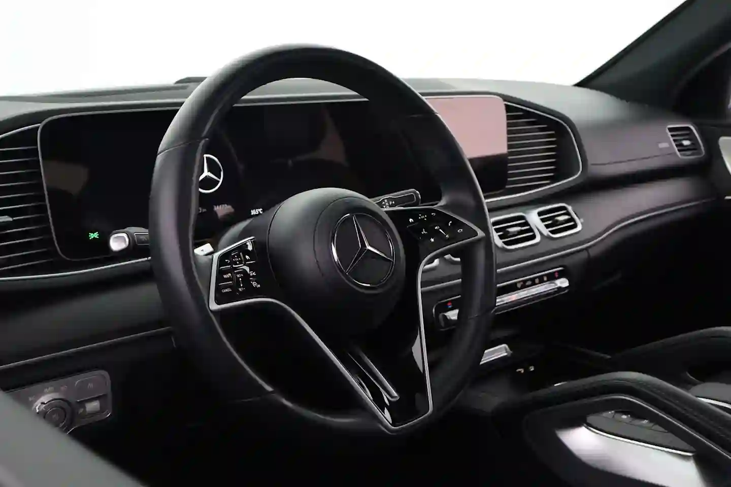 Car Image - zSMg2ikQm8q8U04Lr5DDN