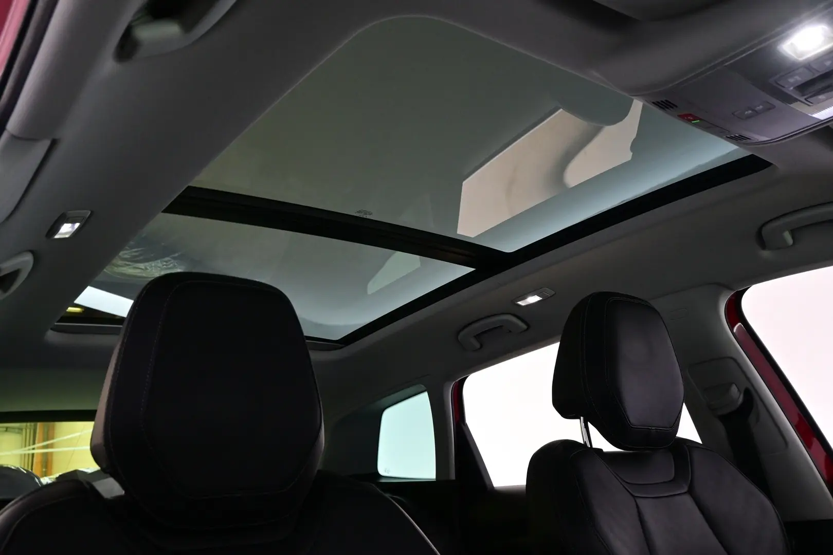 Car Image - DhbYO7KVQaSsu7jO31cXj