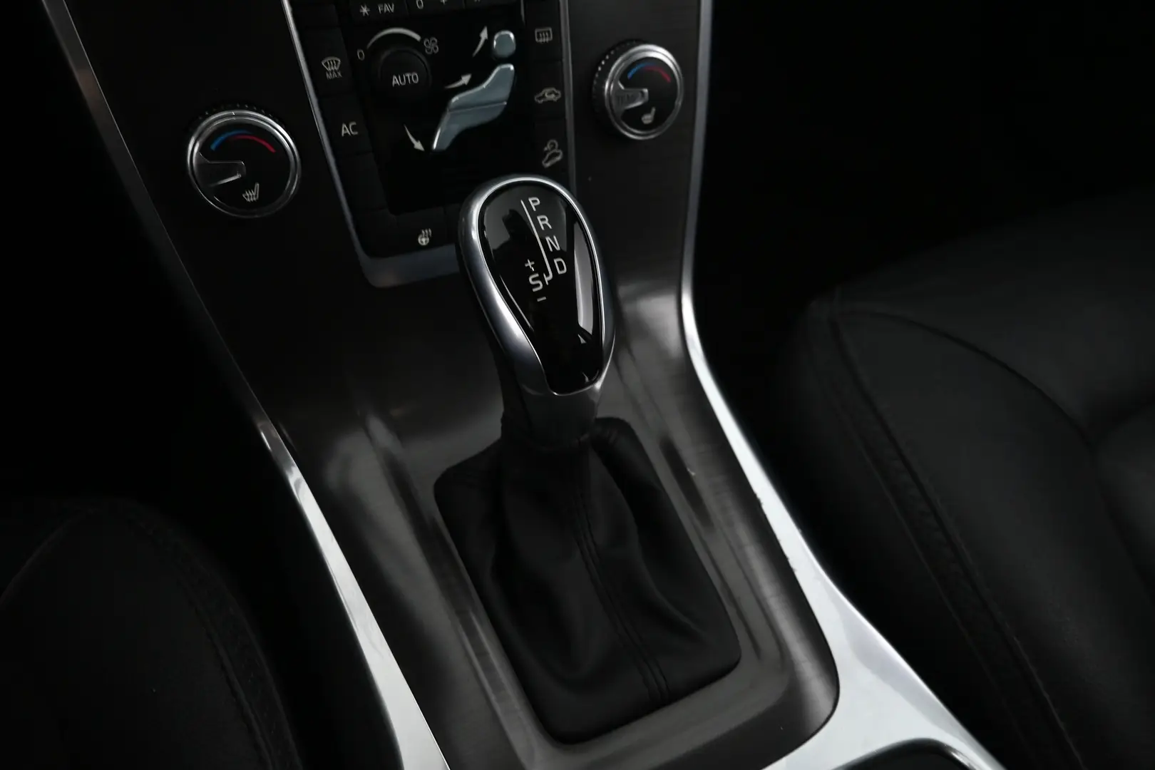 Car Image - VU3QdH35ggDFeFSqywDsw