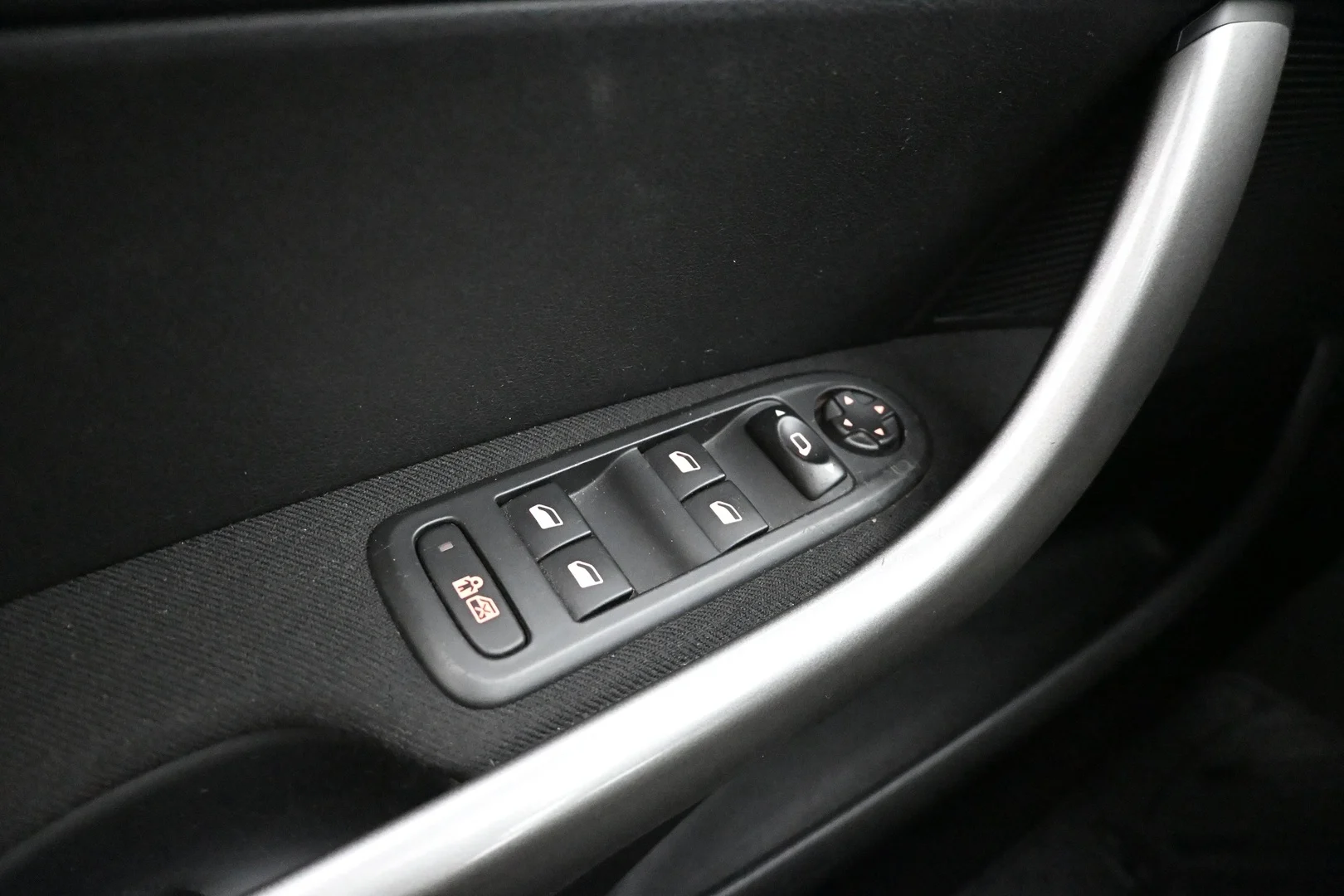 Car Image - UAWamKTKQ601PIKZQXagt