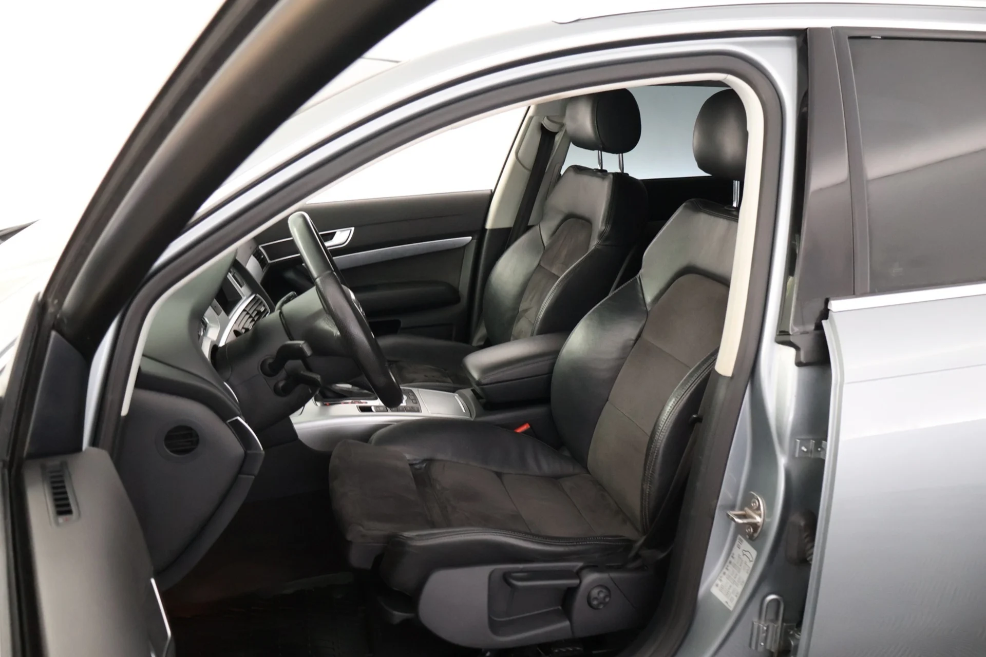 Car Image - 7rLsQwOJgfEJftydcUILGR