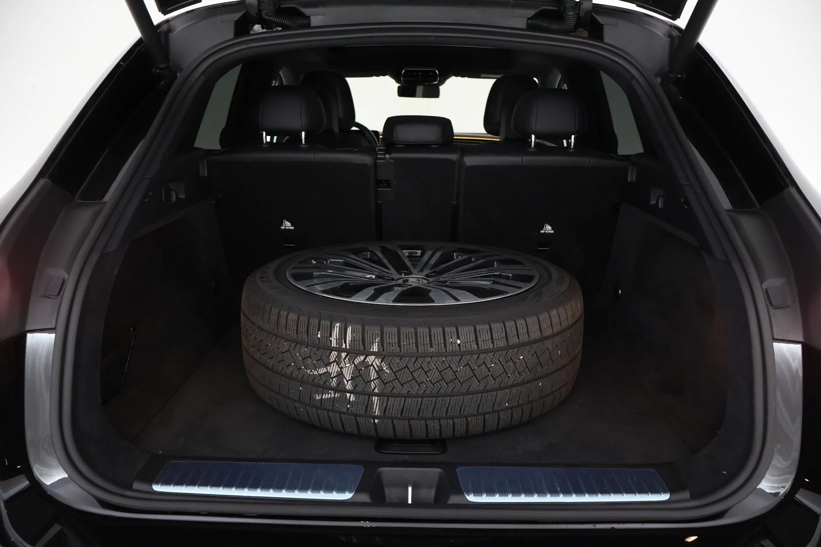 Car Image - S4fRR5XwsjANLWshlBZy6