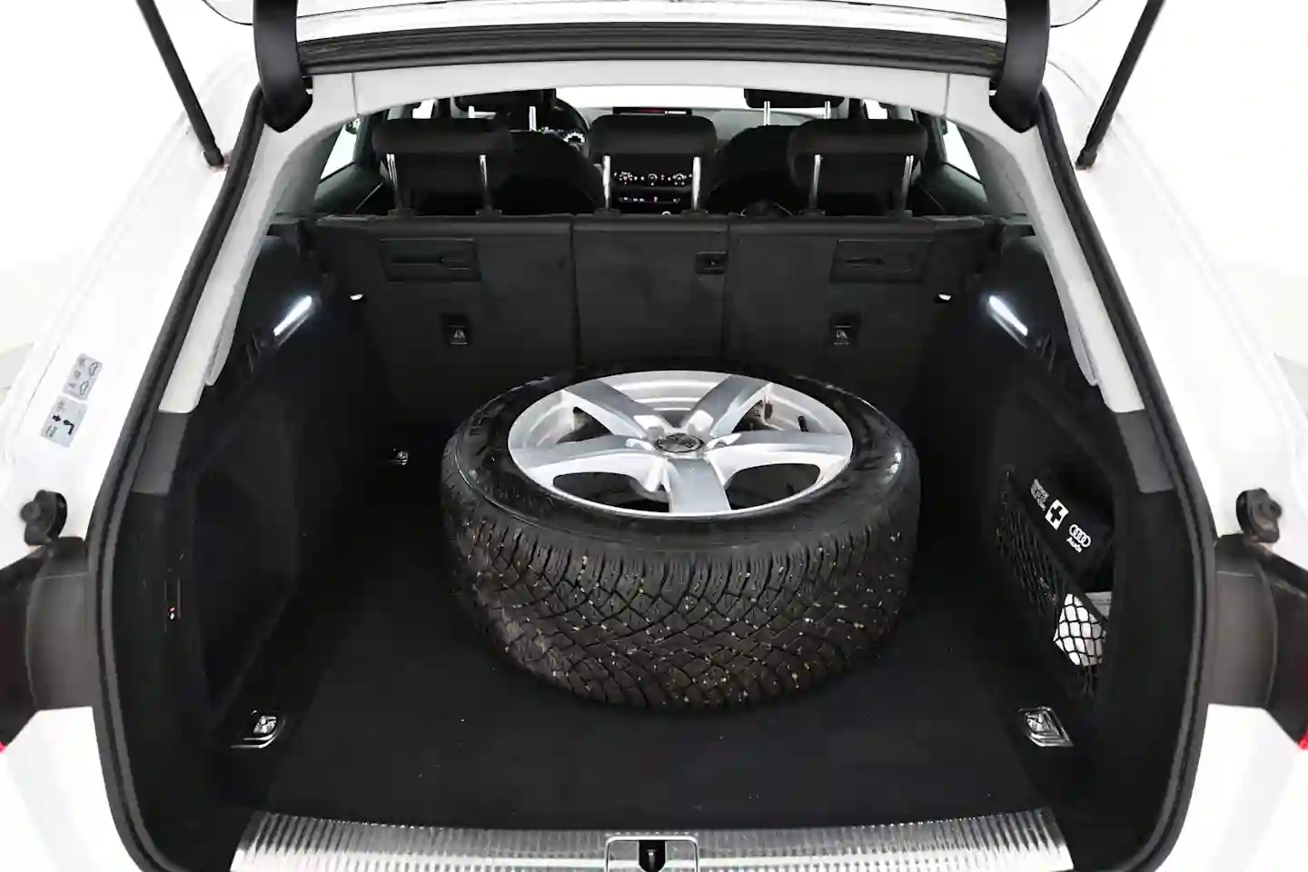 Car Image - 5aKYFOSlg4EV3cPu6GeEcl