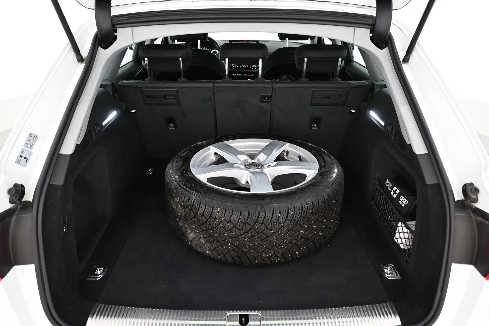 Car Image - 5aKYFOSlg4EV3cPu6GeEcl