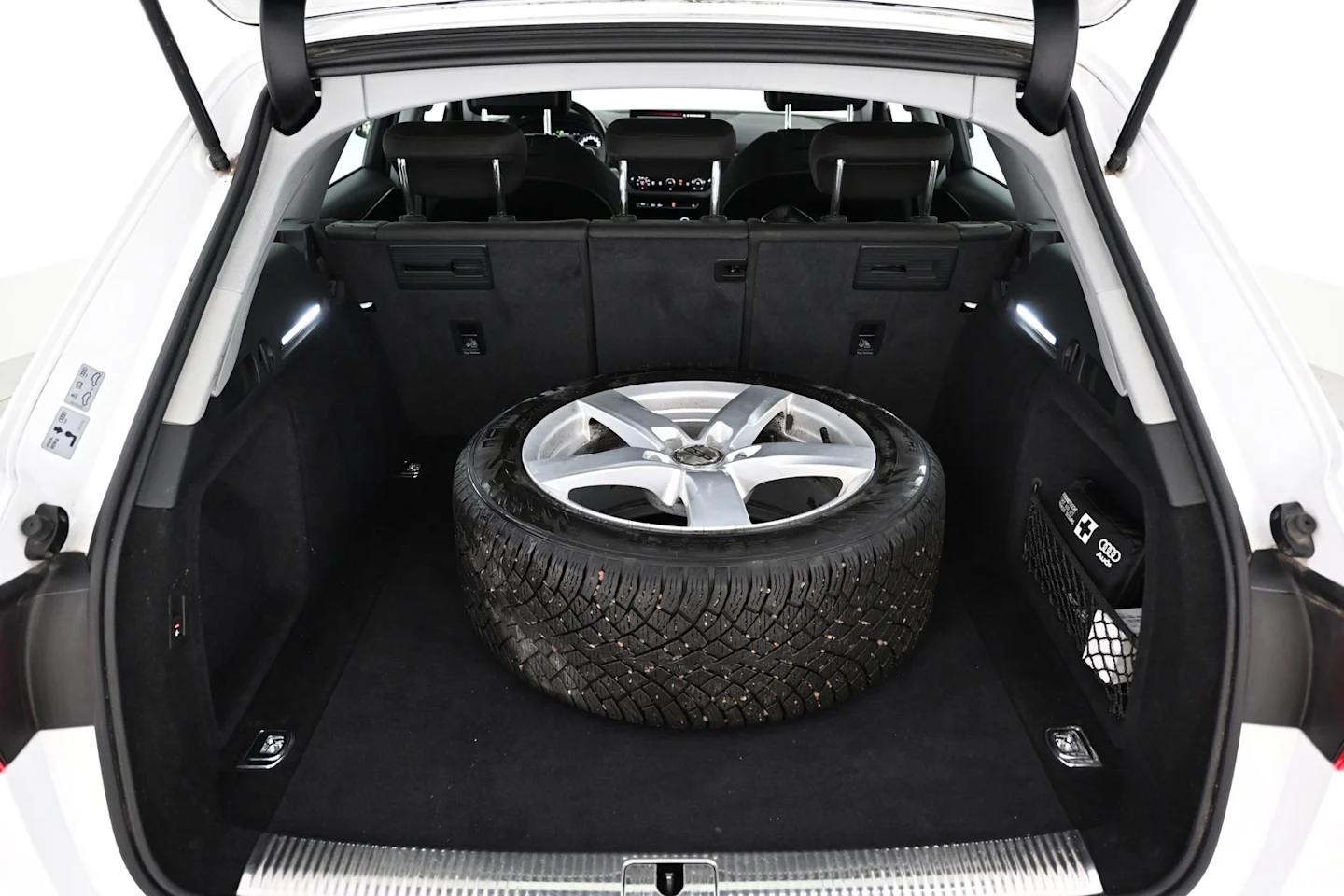 Car Image - 5aKYFOSlg4EV3cPu6GeEcl