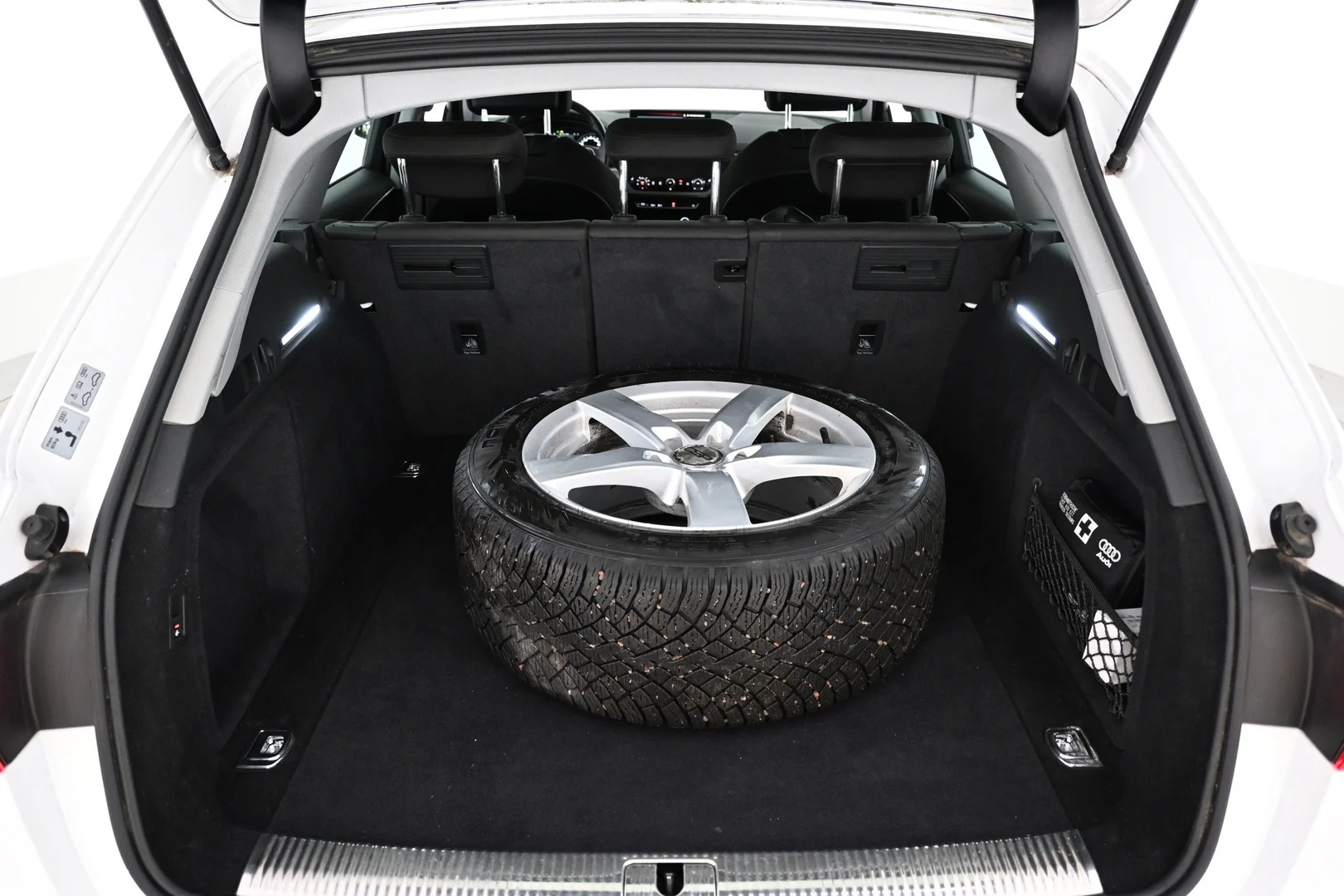 Car Image - 5aKYFOSlg4EV3cPu6GeEcl