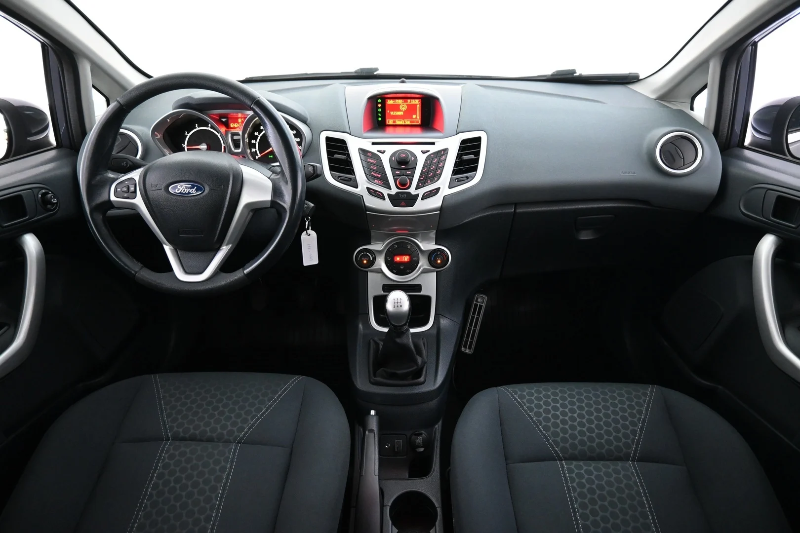 Car Image - 3ytGjuZwAALtMuRyTkGYPL