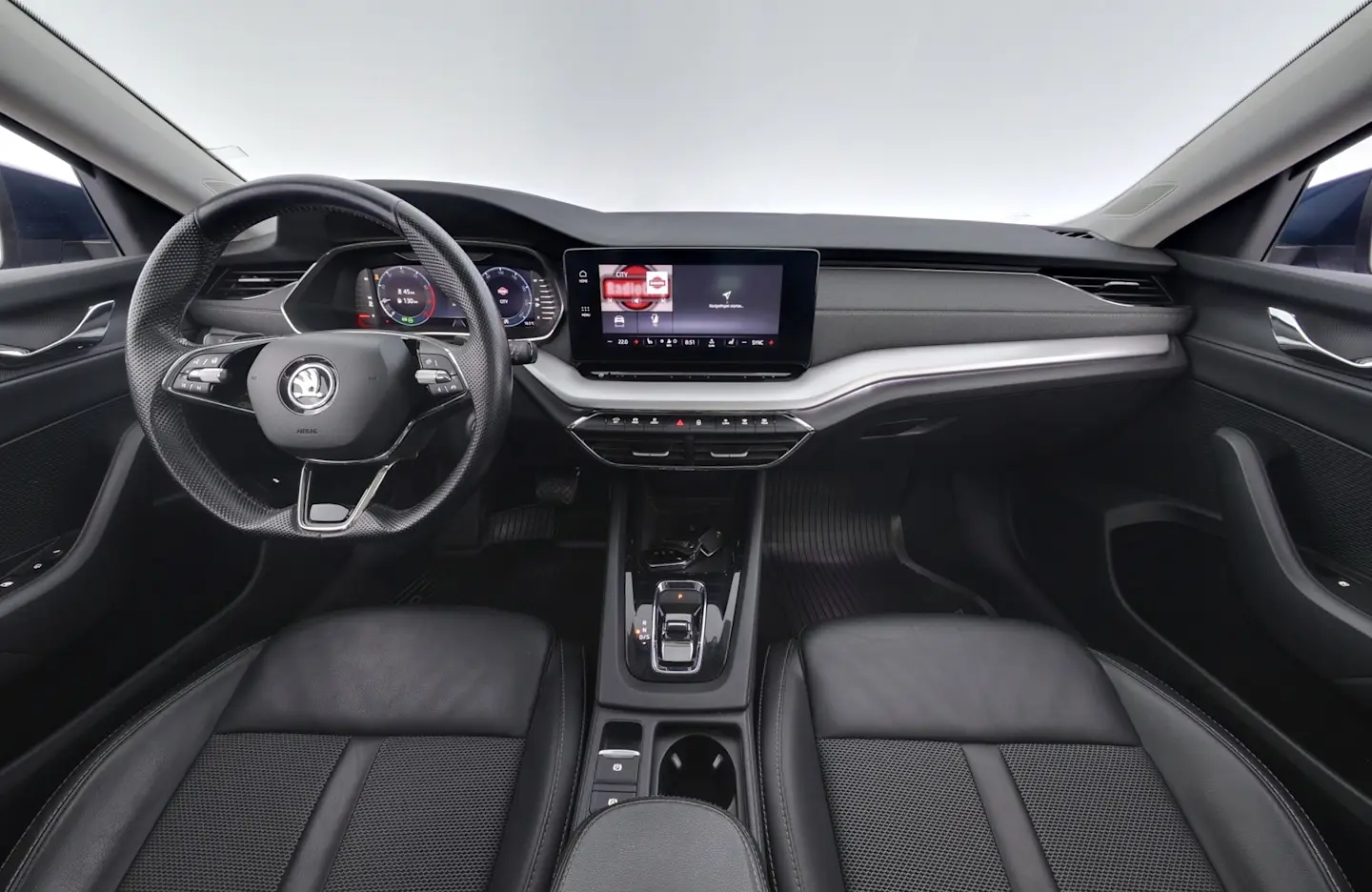 Car Image - 6CYiivnPxrrJjA8Qp4qq6s
